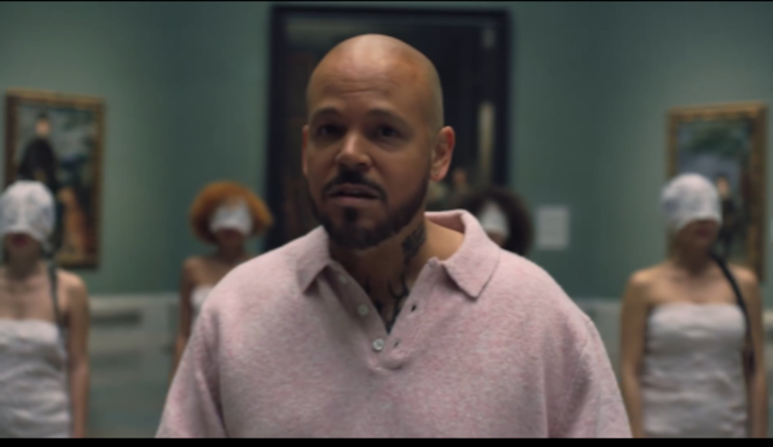 El artista dedicó este trabajo a la memoria de una amiga fallecida en el 2022.