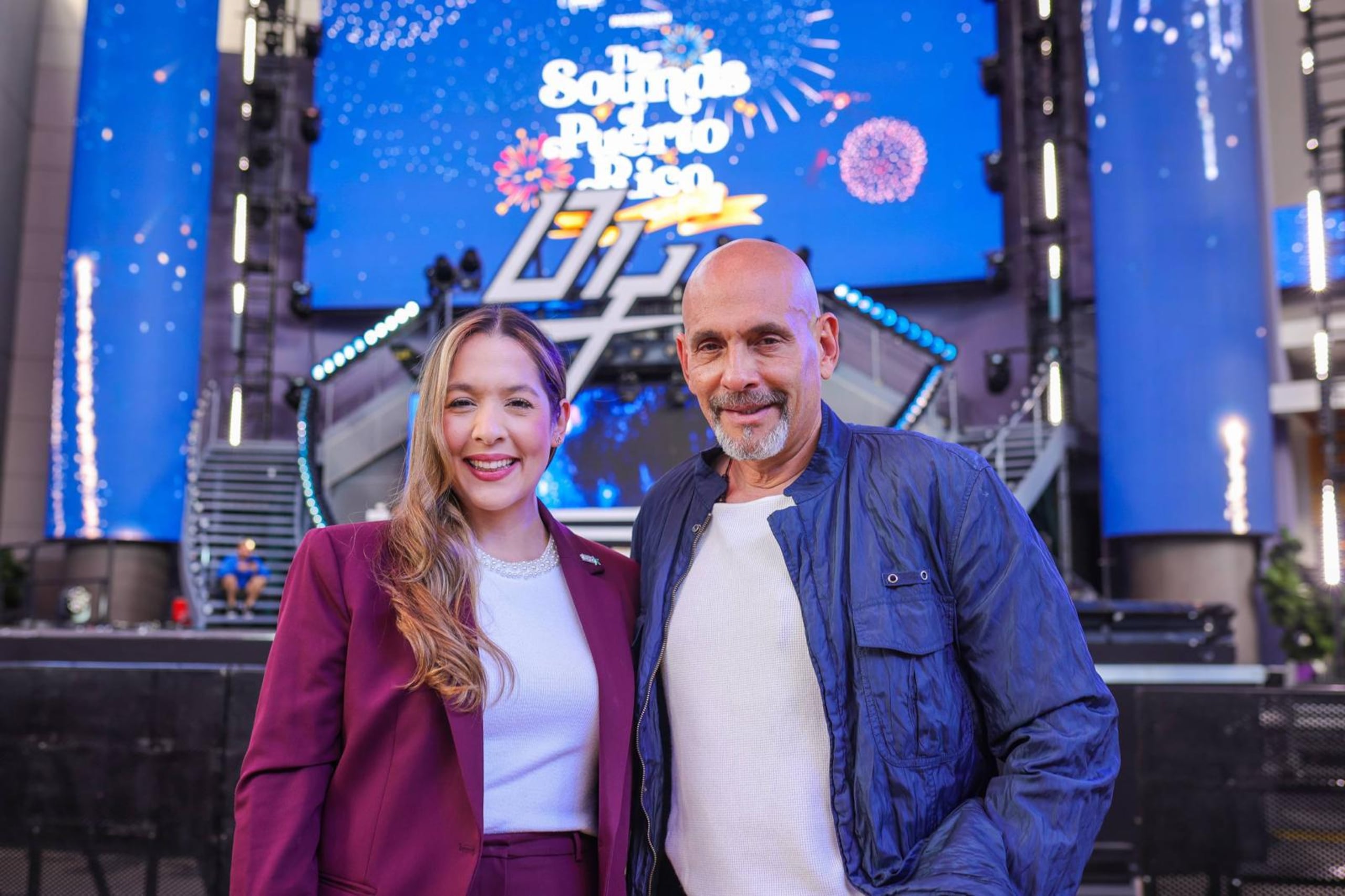 Willianette Torres Cancel, directora ejecutiva de la Compañía de Turismo de Puerto Rico, junto al productor Billy Denizard