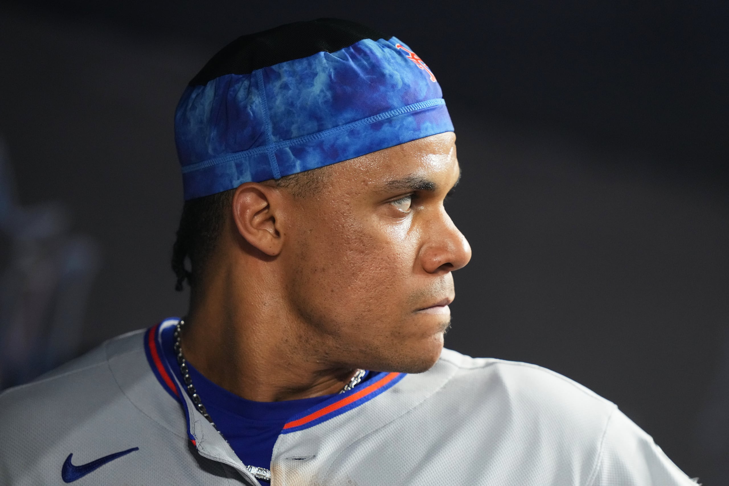 Juan Soto muestra la frustración que viven los Mets. Su equipo necesita ganar sus últimos dos y que los Reds de Cincinnati pierdan para poder reclamar otra vez el boleto de wild card.