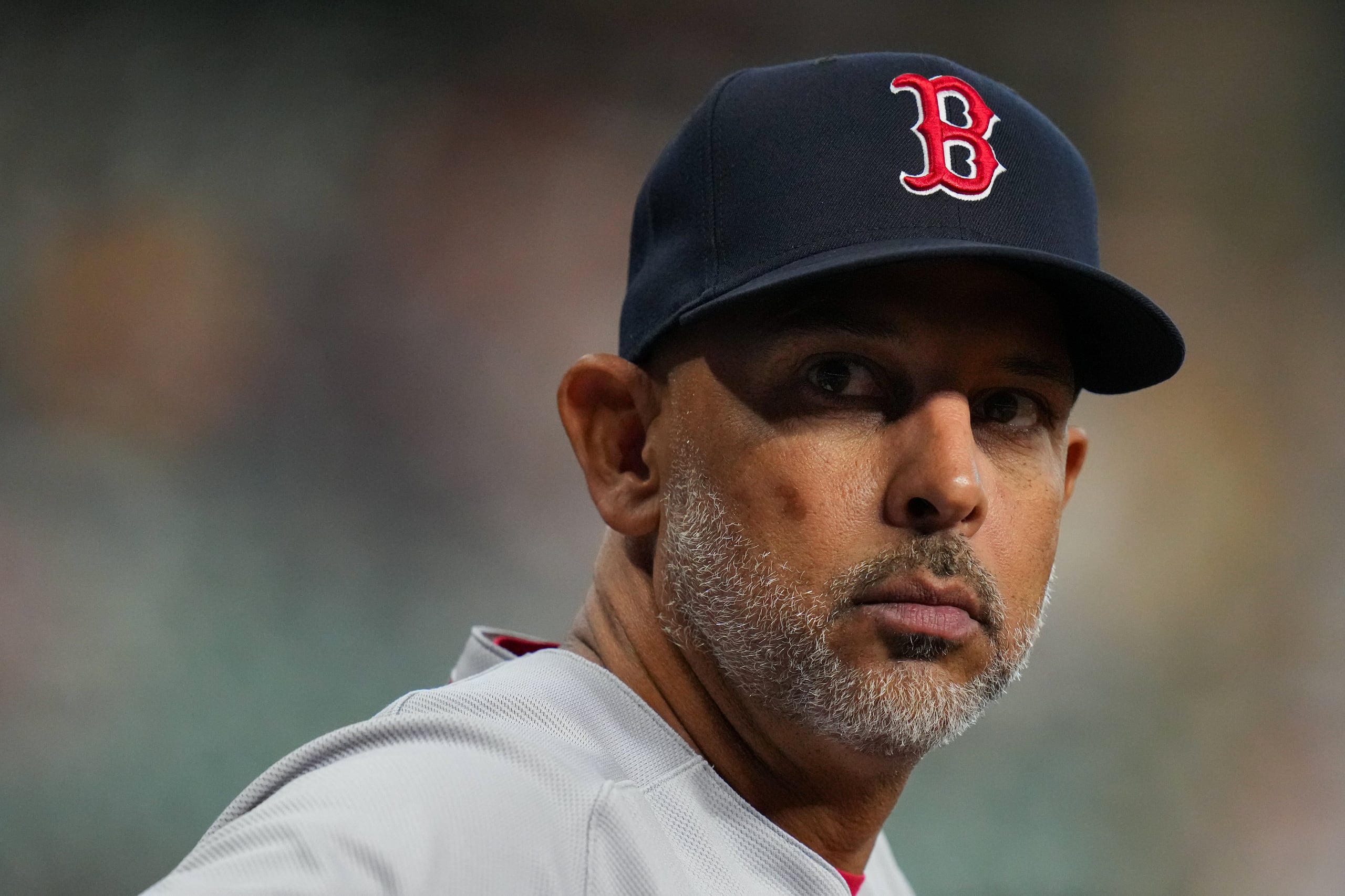Alex Cora llevó a Boston al título de la Serie Mundial en el 2018.