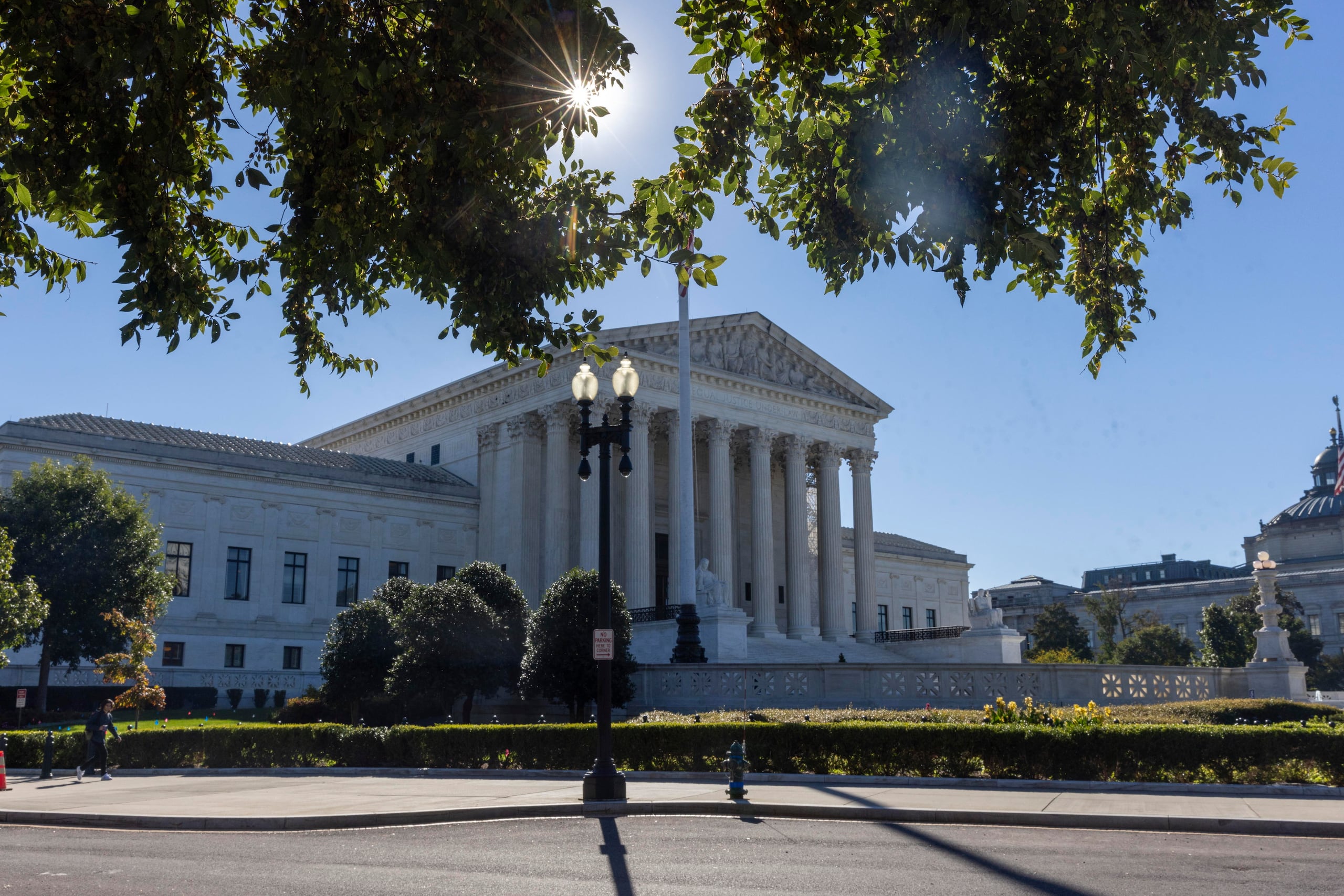 Los impugnadores de los aranceles están defendiendo la decisión de apelación en la Corte Suprema apoyándose en las opiniones de los casos anteriores.