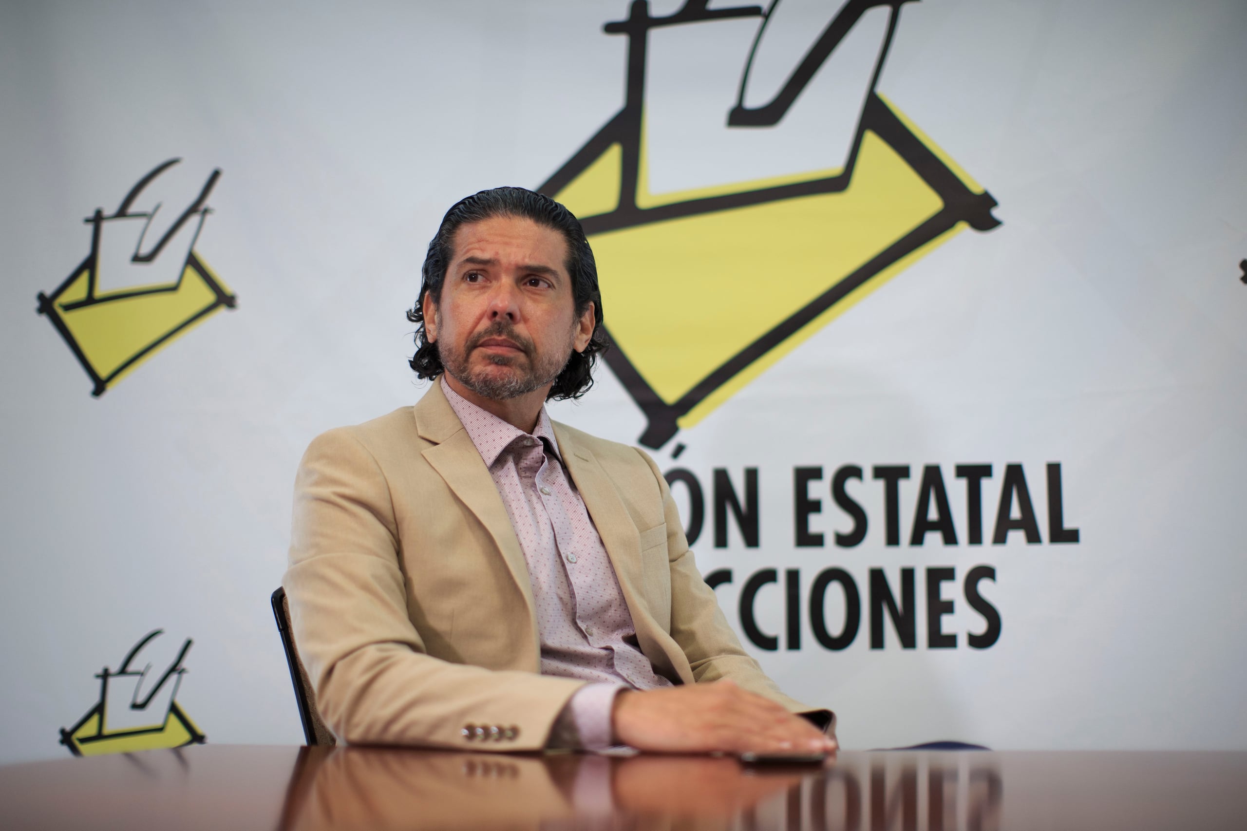 “Es obvio que el juez Rosado Colomer (en la foto) está desilusionado, por no decir frustrado, por la forma y manera en que se atendió este asunto", indicó Pierluisi.