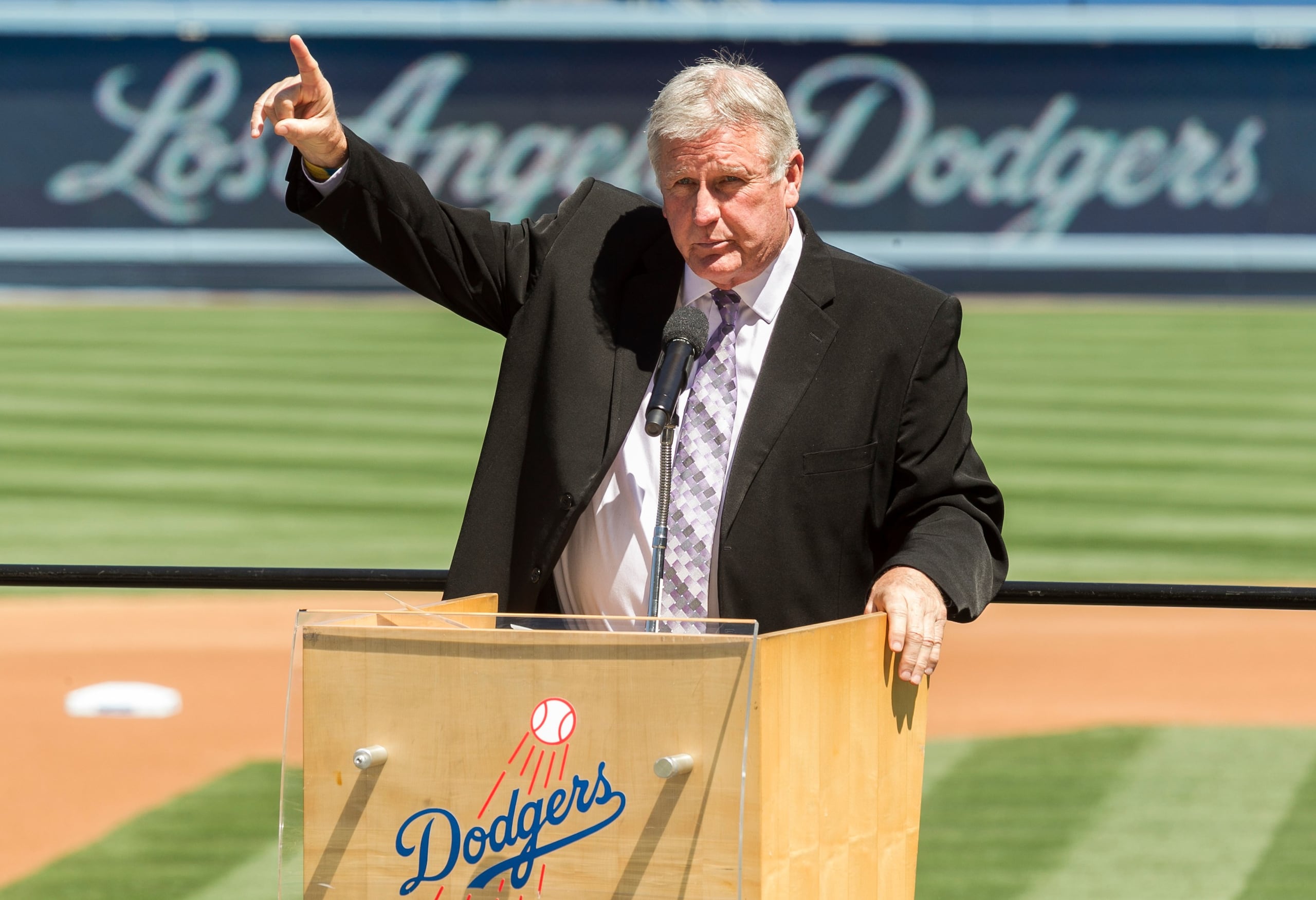 Tommy John jugó 26 temporadas en las Grandes Ligas, 14 de ellas después de someterse a una reconstrucción en su codo de lanzar, en 1974.