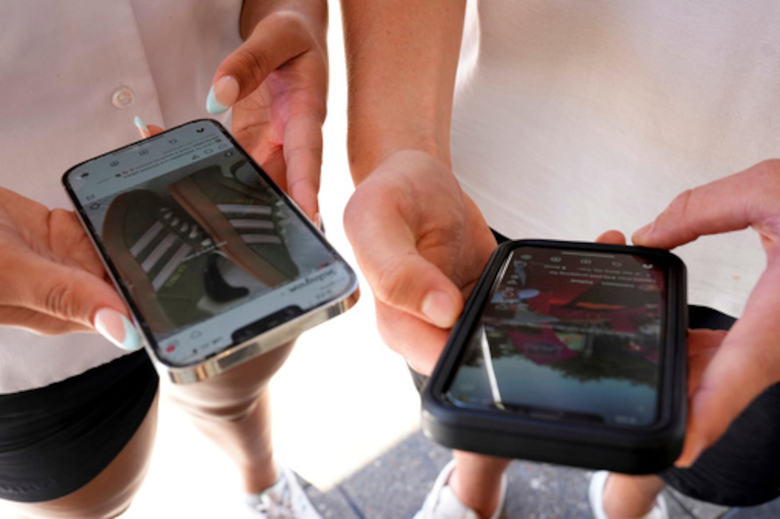 Australia, el Reino Unido, Turquía, Indonesia y otros han aprobado prohibiciones para que los menores de 16 o 15 años usen plataformas como TikTok, YouTube e Instagram.