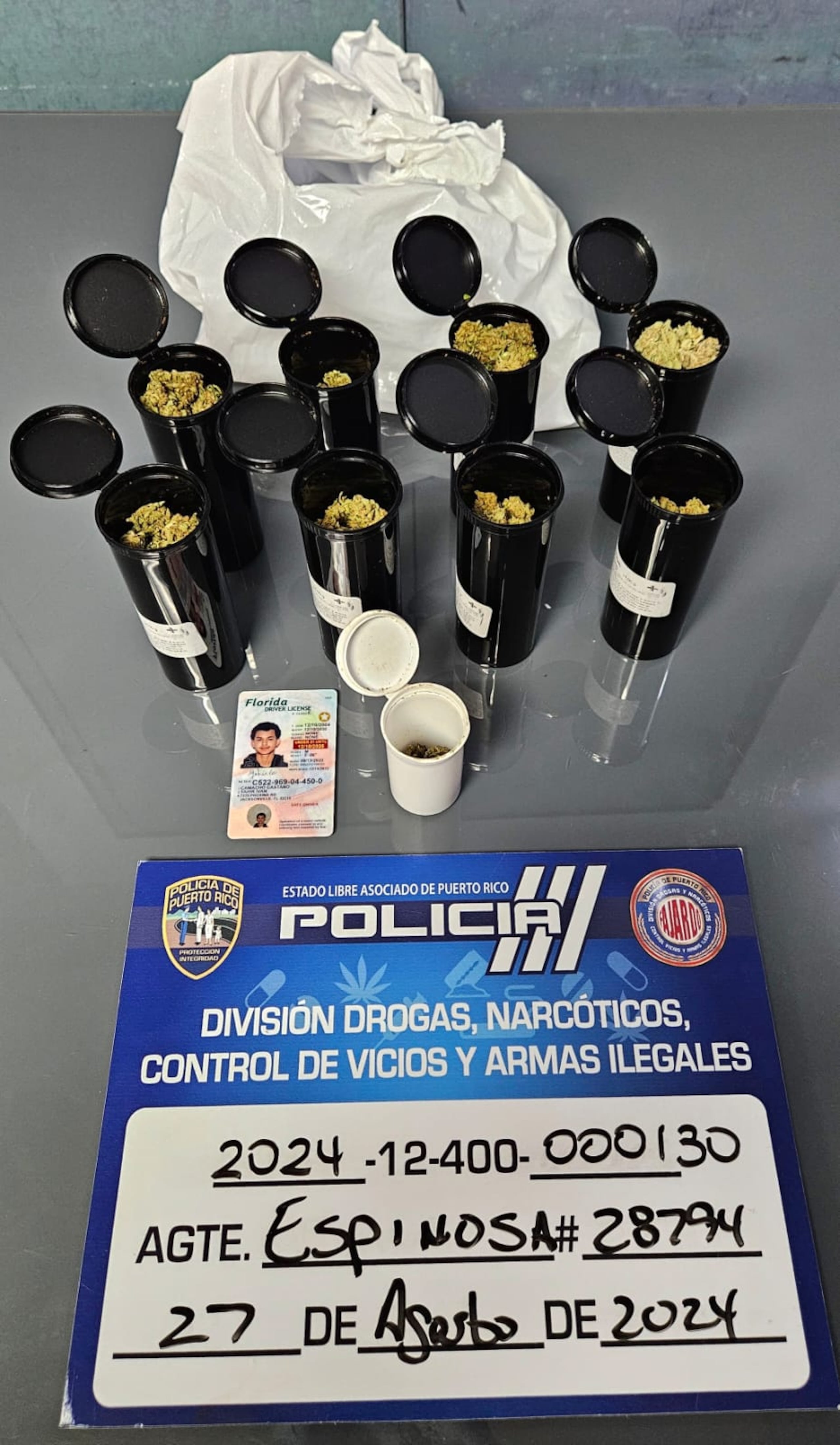 Frascos de marihuana ocupados a un joven de 19 años fue arrestado hoy en el Terminal de Lanchas en Ceiba.