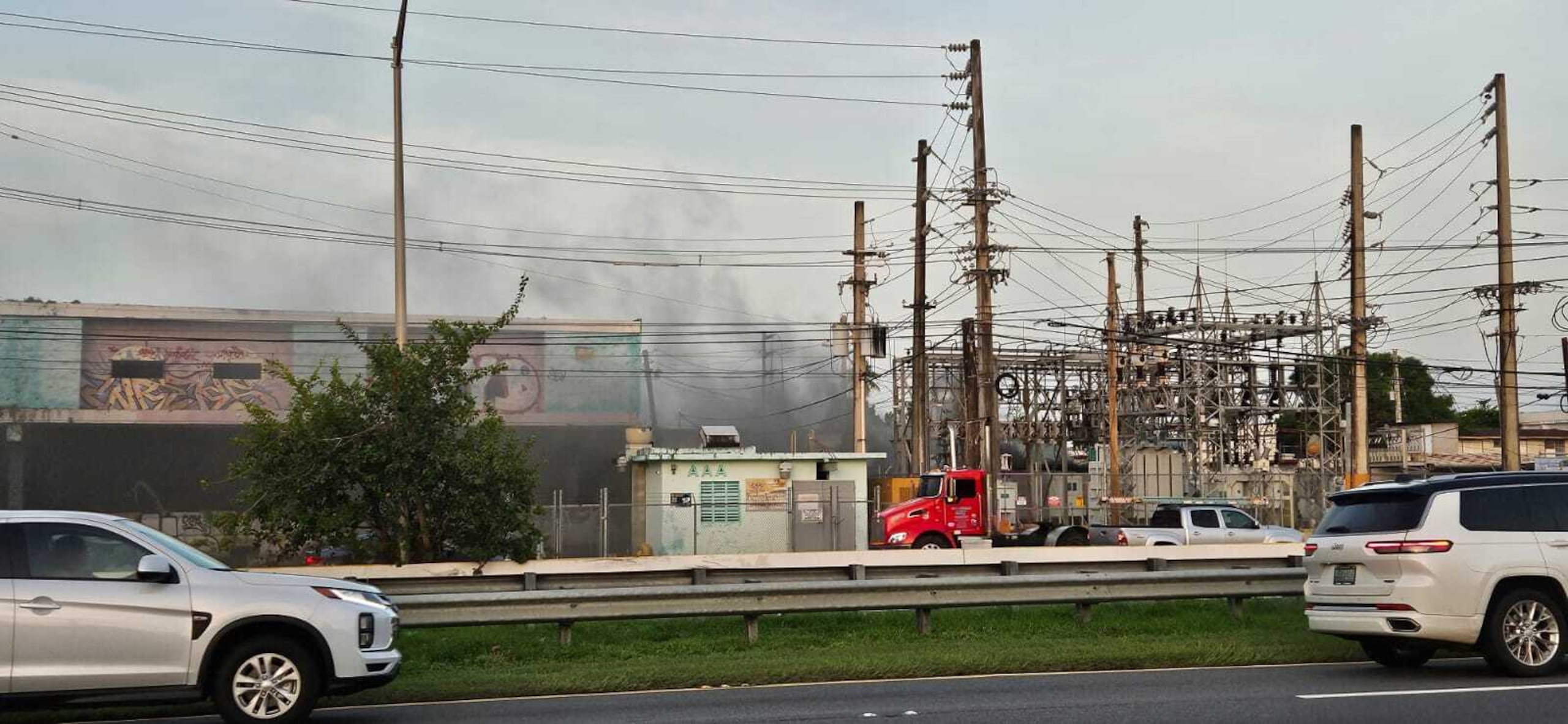 Al momento, aproximadamente 7,200 abonados de LUMA se vieron afectados por la interrupción del servicio debido al siniestro.