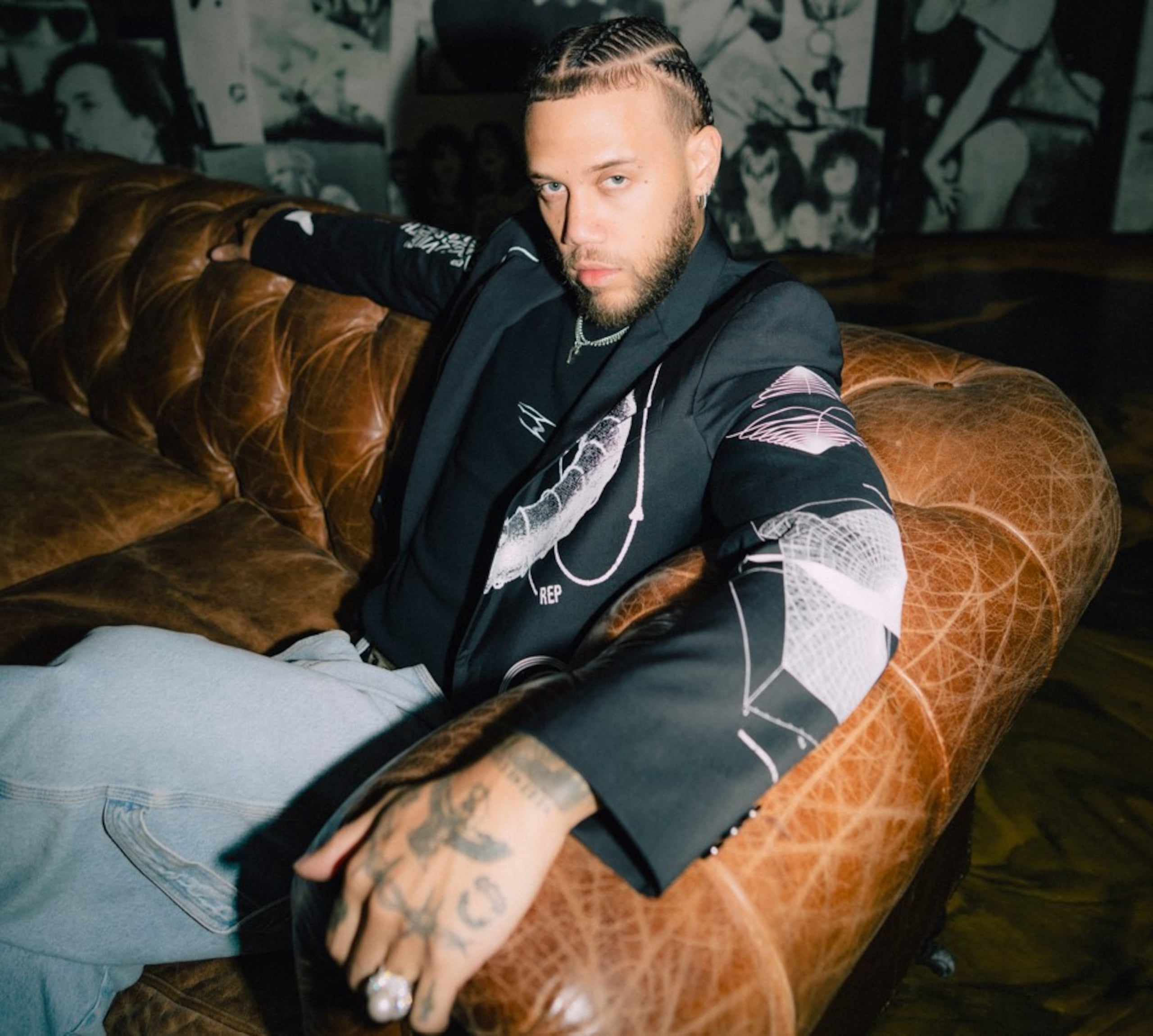 Jhayco interpretará temas de su nuevo álbum “Le Clique: Vida Rockstar (X)”, un proyecto que contiene 29 temas y reúne tres años de emociones y experiencias personales.