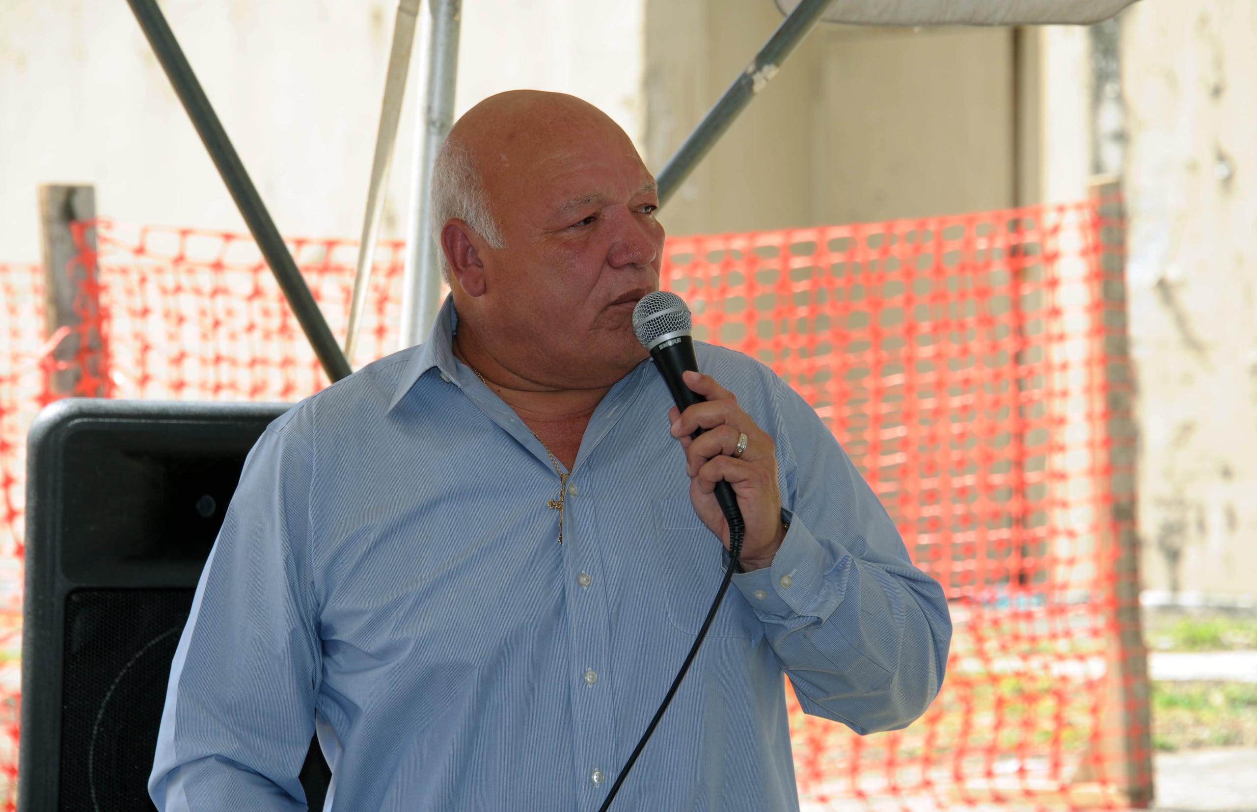 Antes de ser alcalde, José "Nelo" González se desempeñó como legislador municipal, cuerpo que llegó a prescindir bajo la incumbencia de la exalcaldesa Edna Figueroa.