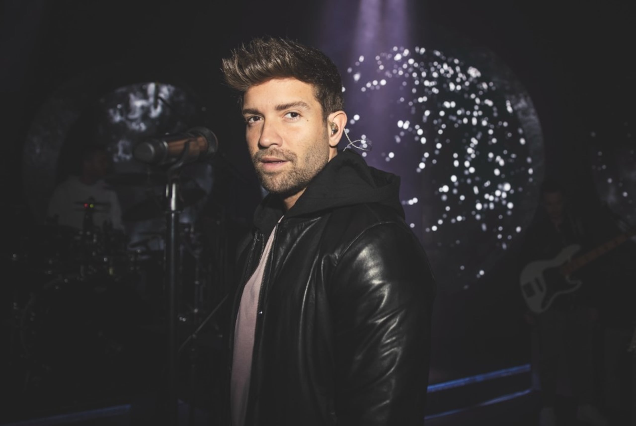 Al finalizar su gira, tiene planes de pasar unos días en su natal España y pasar tiempo con los suyos.