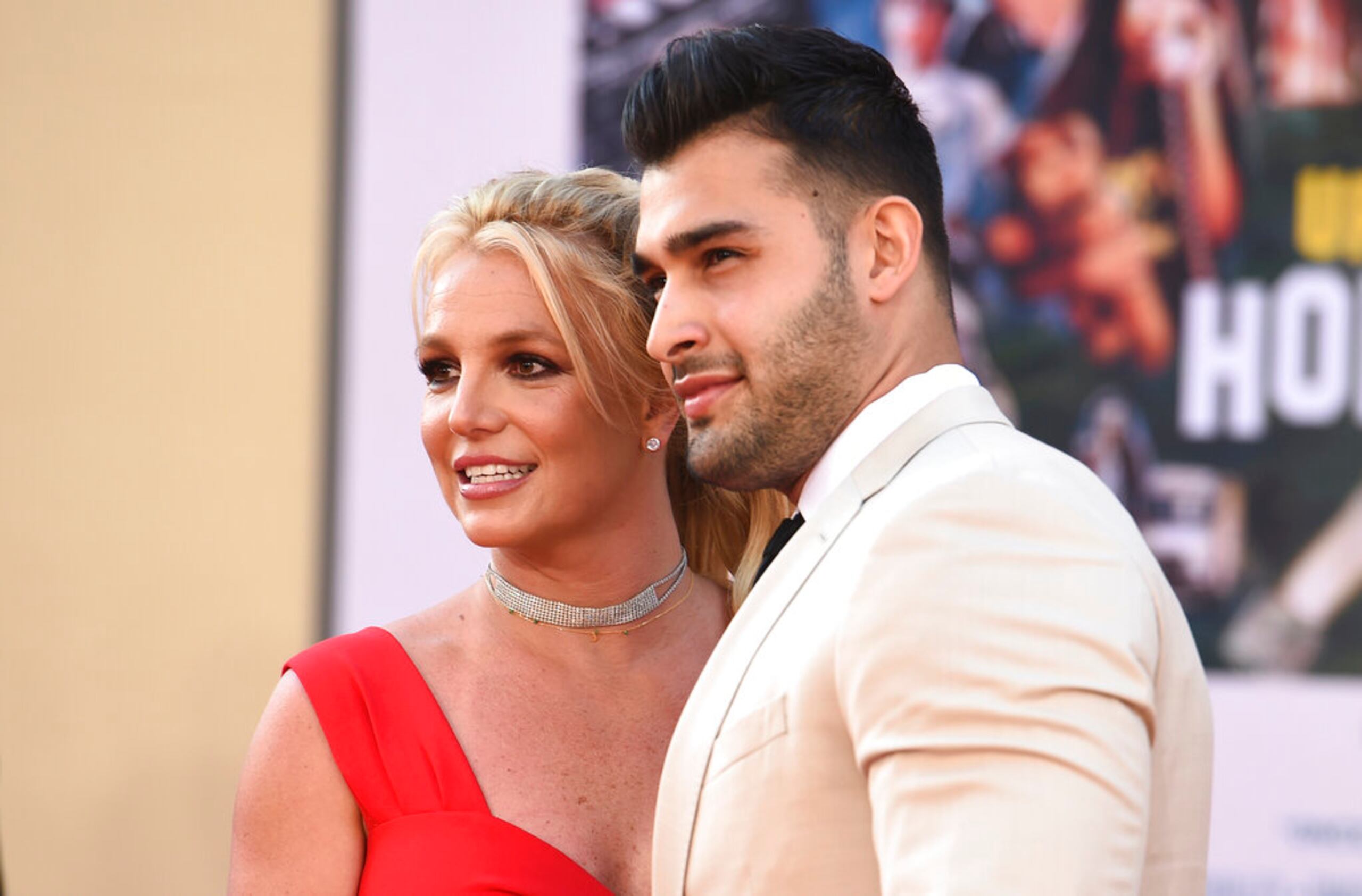 Britney Spears y Sam Asghari en su llegada al estreno de "Once Upon a Time in Hollywood", en Los Ángeles, el 22 de julio de 2019.