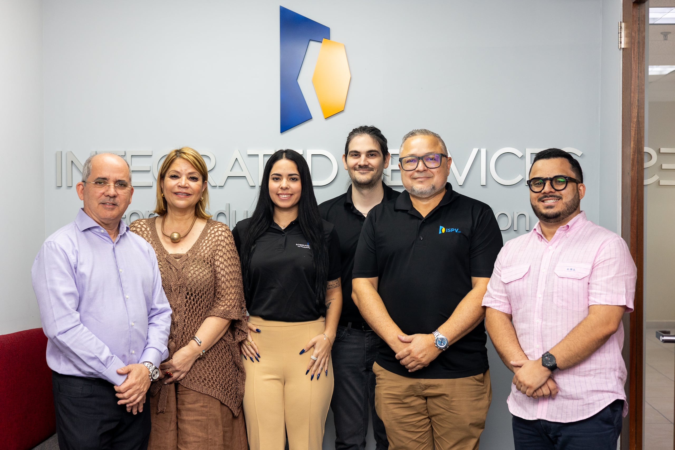 Luis M. Báez Rodriguez, Aurialis Lozada Centeno, Yesenia Figueroa Perez, Shamir Quiñones Dueño, Miguel Ruiz Belvis y Gabriel Báez Lozada.