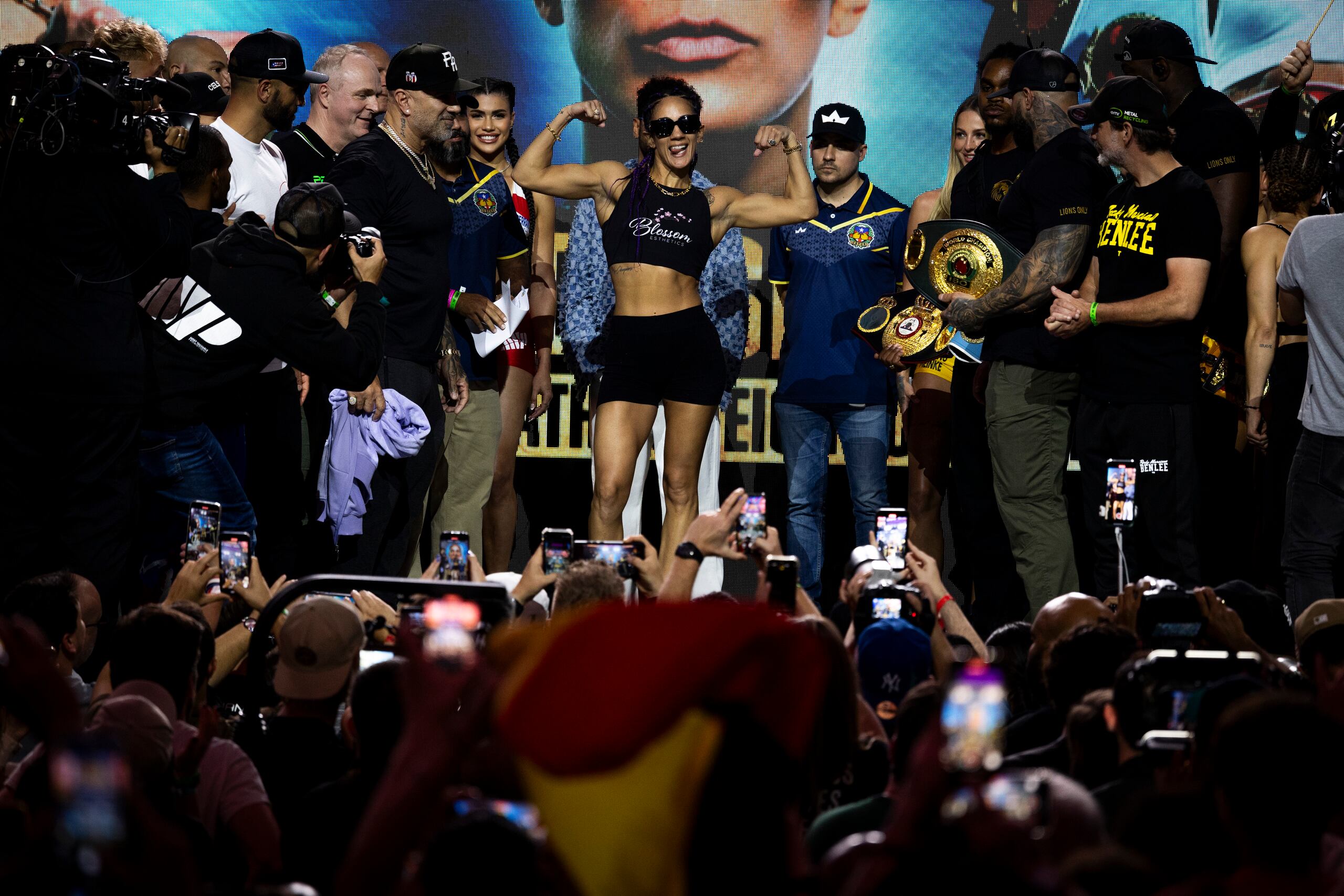 Amanda Serrano no pudo pelear contra Nina Meinke tras sufrir una lesión en un ojo.