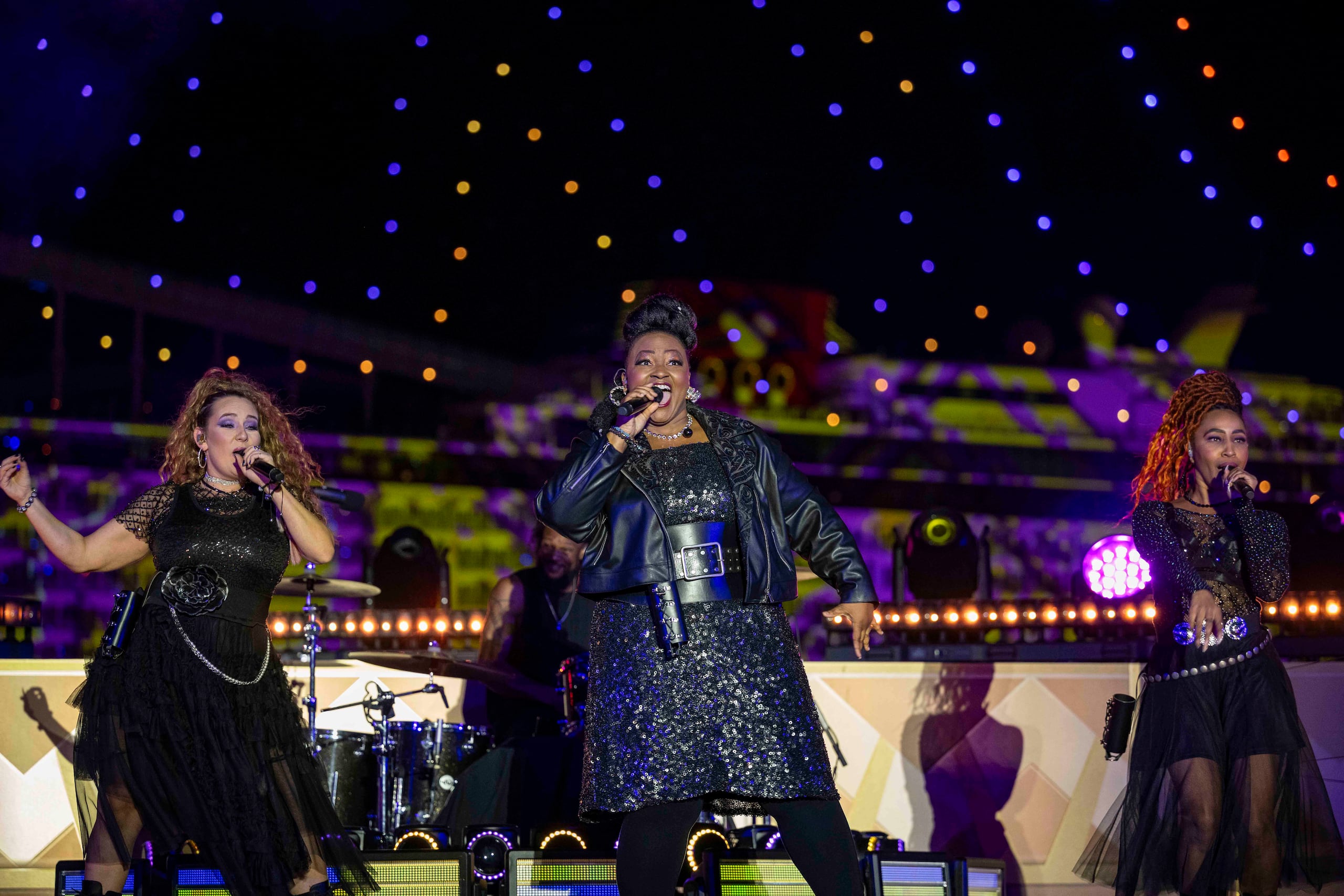 El bautizo del crucero Disney Destiny contó la presentaciones musicales en vivo.