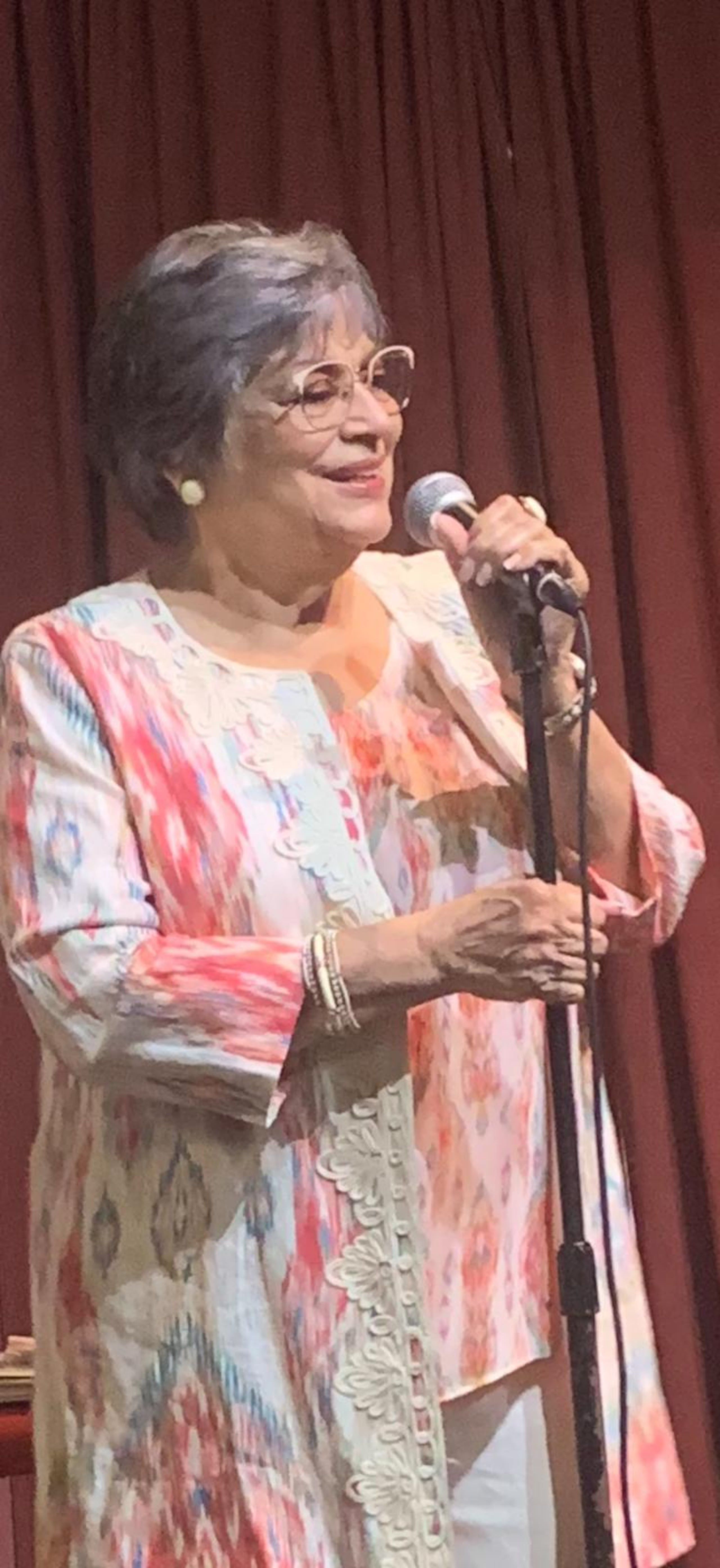 La veterana vocalista estará acompañada por Cuqui Rodríguez en el piano y Gabriel Oliner en la percusión.