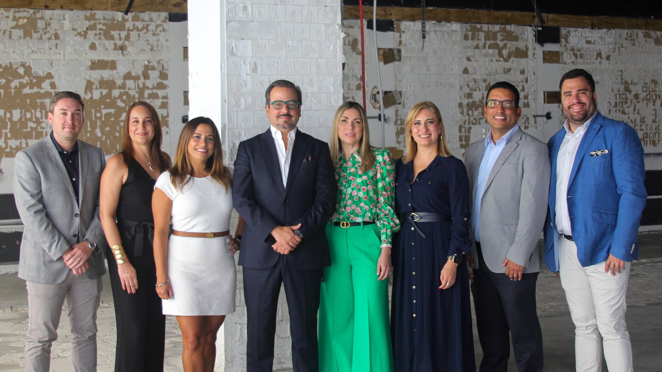 Alberto Cordero, Founder & Managing Director de e3 Consulting (al centro), junto al Management Team de la empresa.