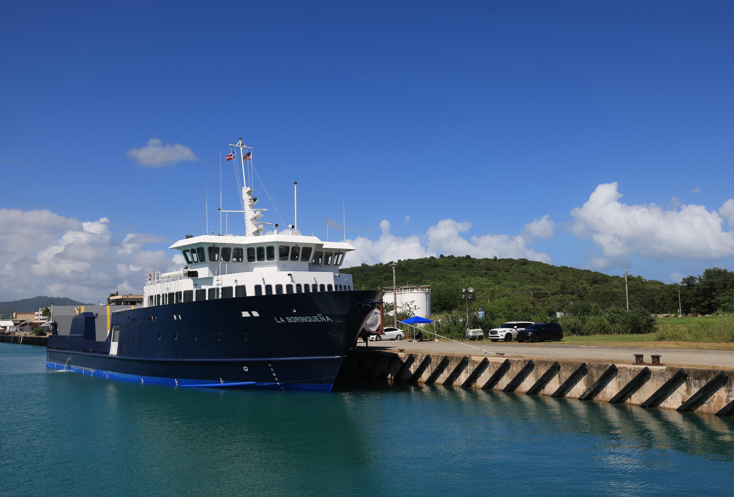 La tarifa para pasajeros no residentes de Vieques y Culebra asciende a $11.25 por ida, para un total de $22.50 por viaje de ida y vuelta.