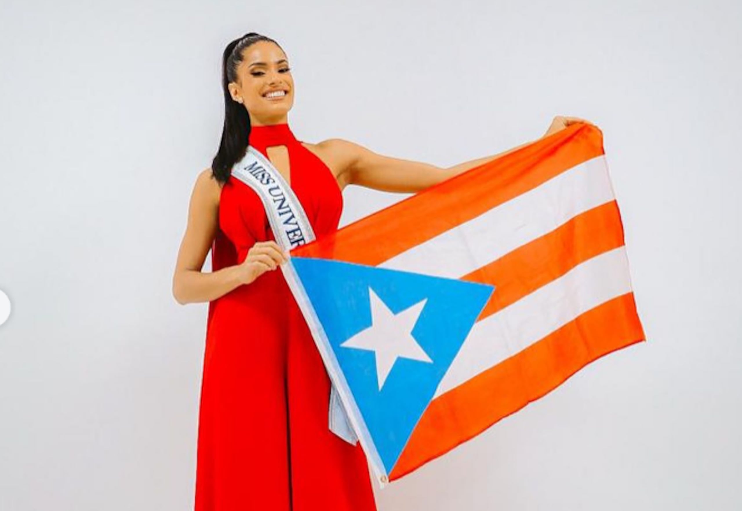 Karla Inelisse Guilfú Acevedo, con la monoestrellada en mano, se ha colocado como una de las favoritas del certamen internacional.