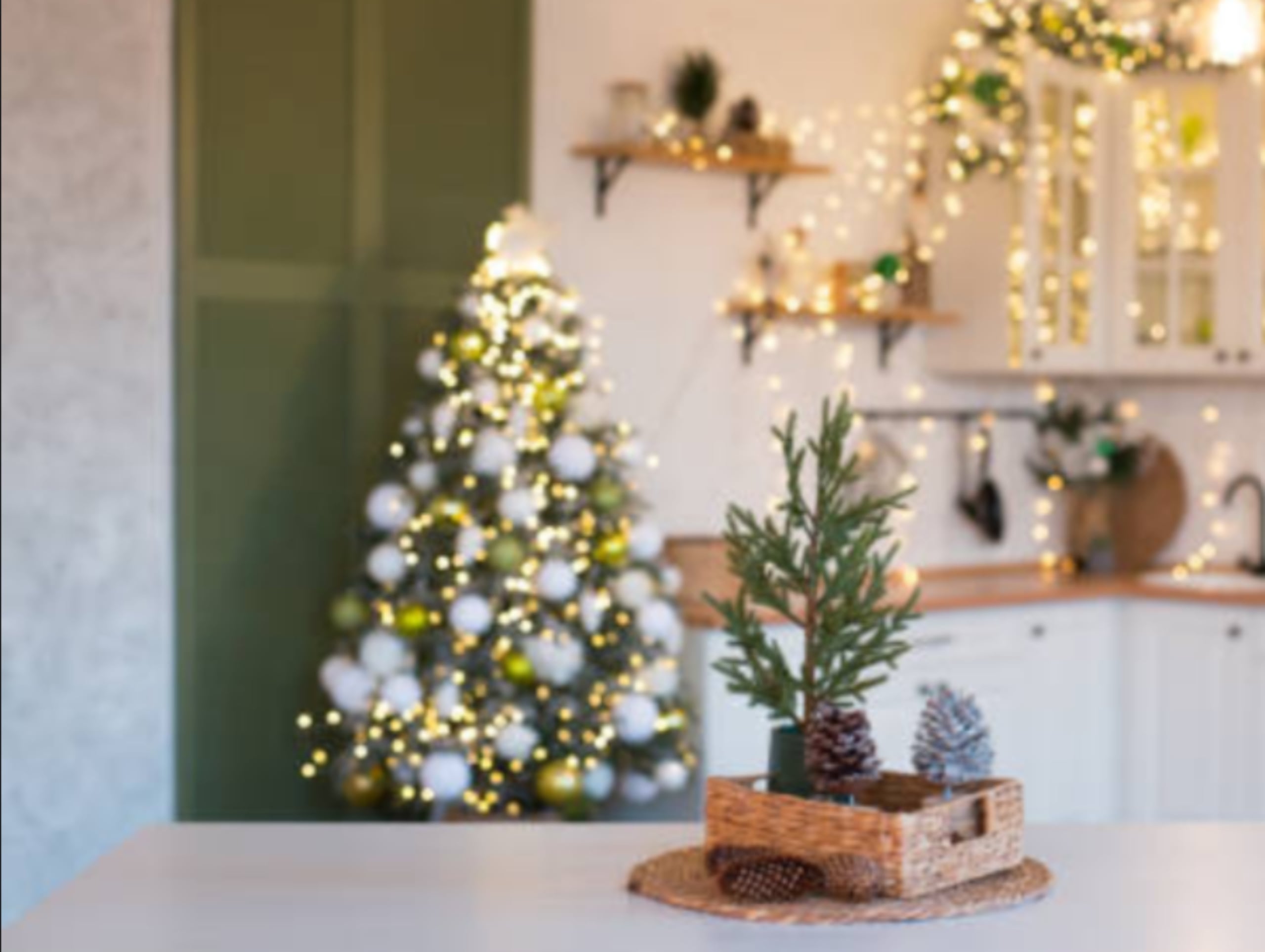 Puede intentar decoraciones hechas a mano con elementos de la naturaleza.