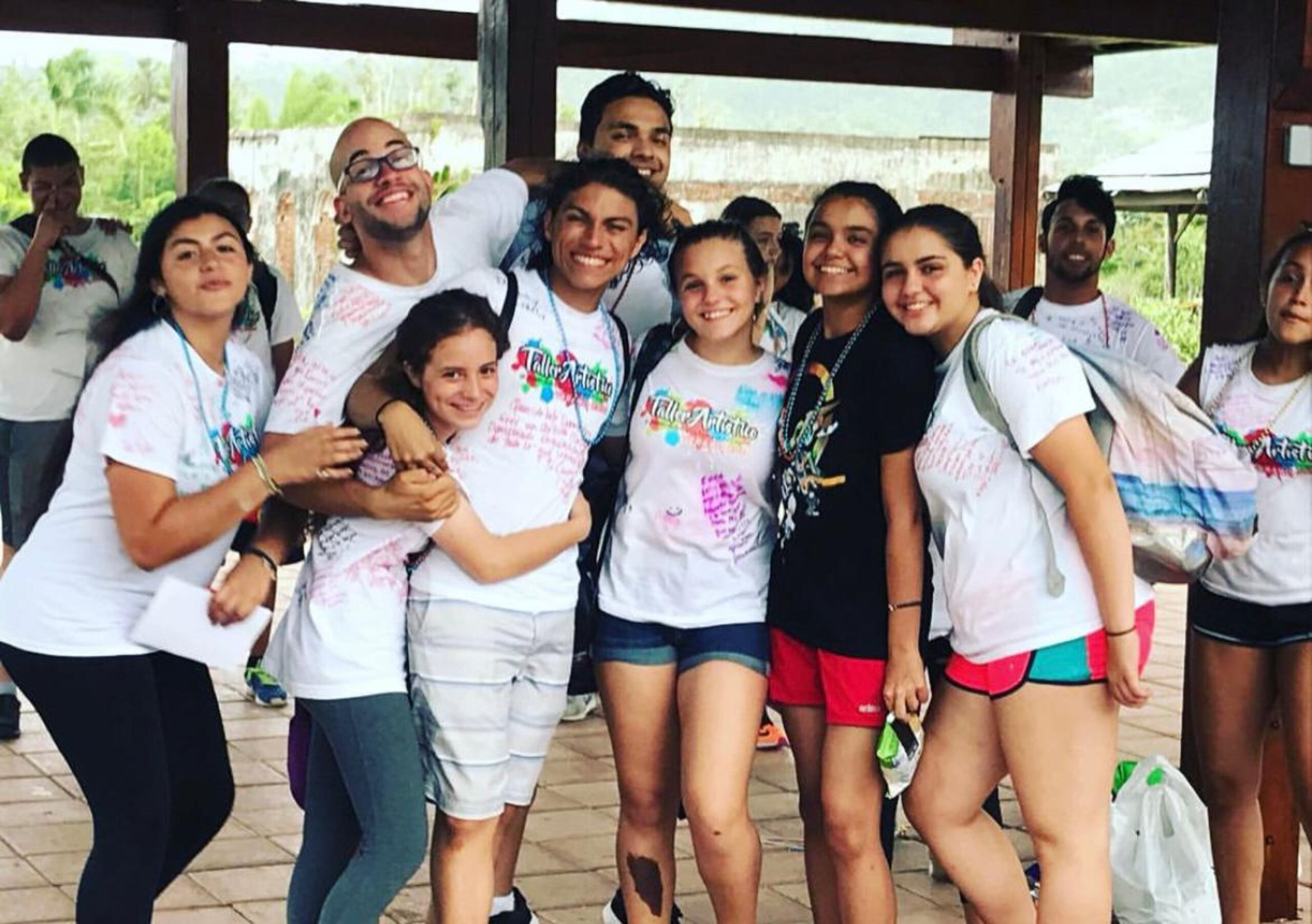 El grupo desarrolla distintas dinámicas en el proceso de aprendizaje que ayudan a desenvolverse en los escenarios.