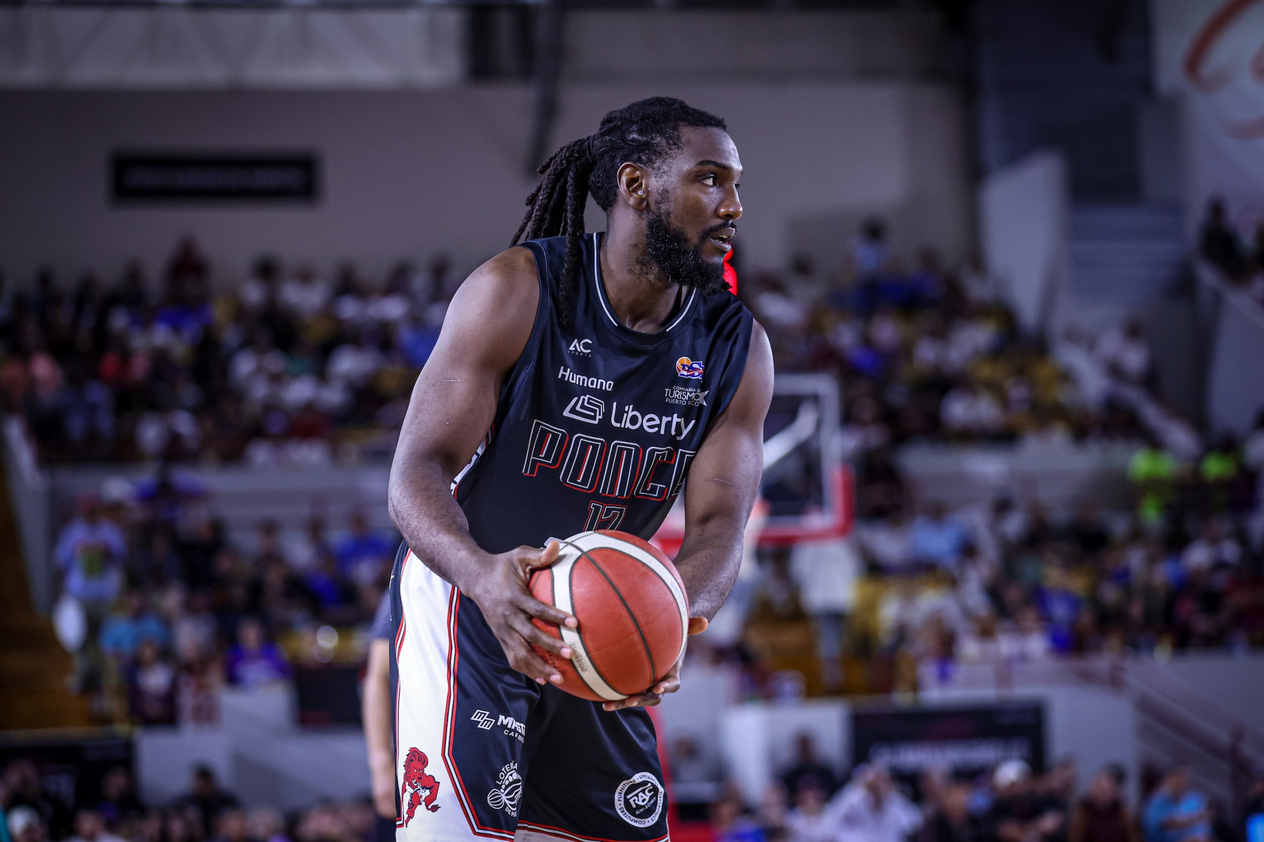 Kenneth Faried, de los Leones de Ponce, no anotó, pero atrapó cinco rebotes en el primer juego de la semifinal contra los Criollos de Caguas.