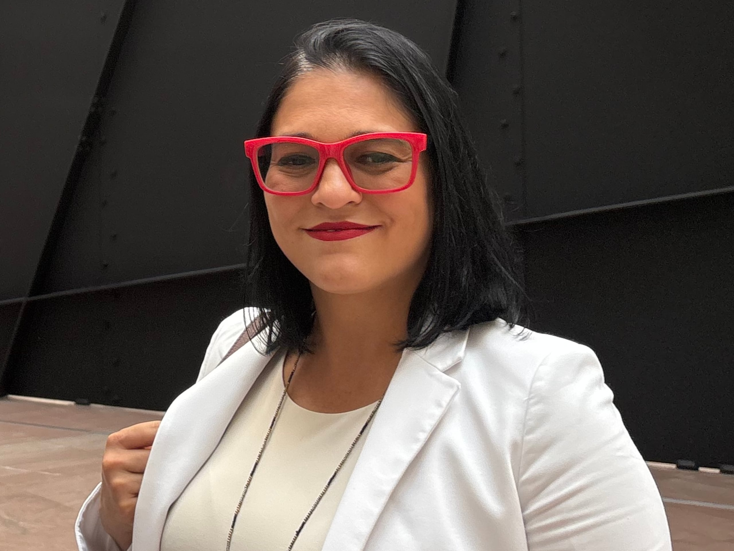 Doctora Angela Cruz Félix, administradora de Programas Federales en Taller Salud, en el edificio Hart del Senado de Estados Unidos. Foto José Delgado