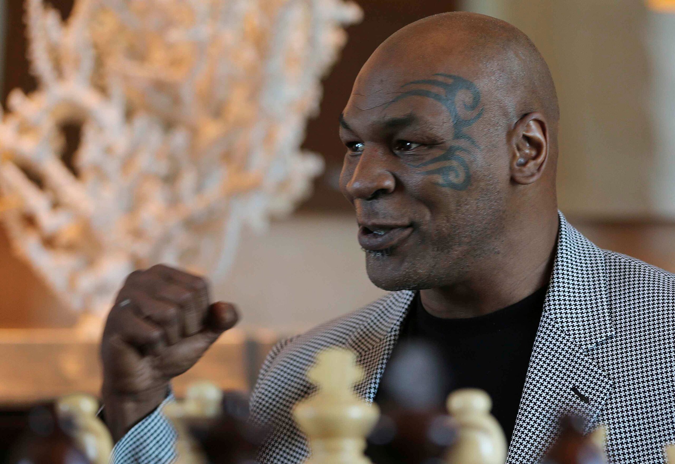 Tyson se convirtió al Islam mientras cumplía su sentencia en la década de 1990 por cargos de violación. (AP)