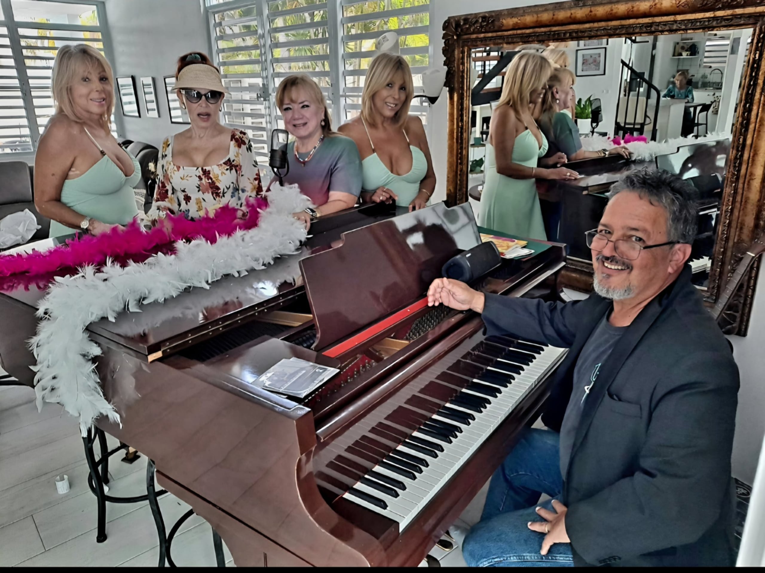 El pianista Junito Laredo acompañará a los artistas en la actividad.