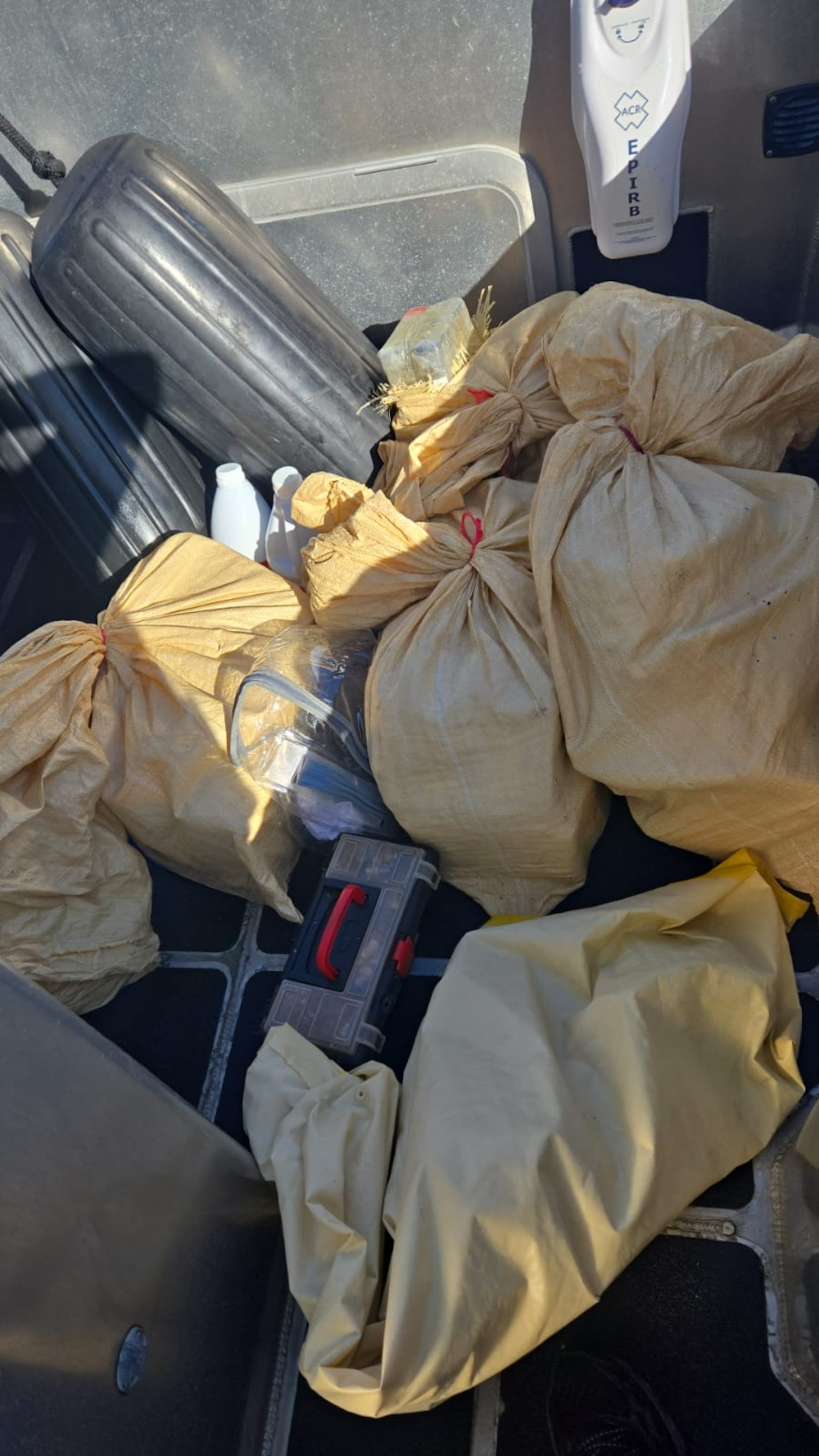 El CBP interceptó una yola a 29 kilómetros de la isla de Desecheo, con un contrabando de cocaína.