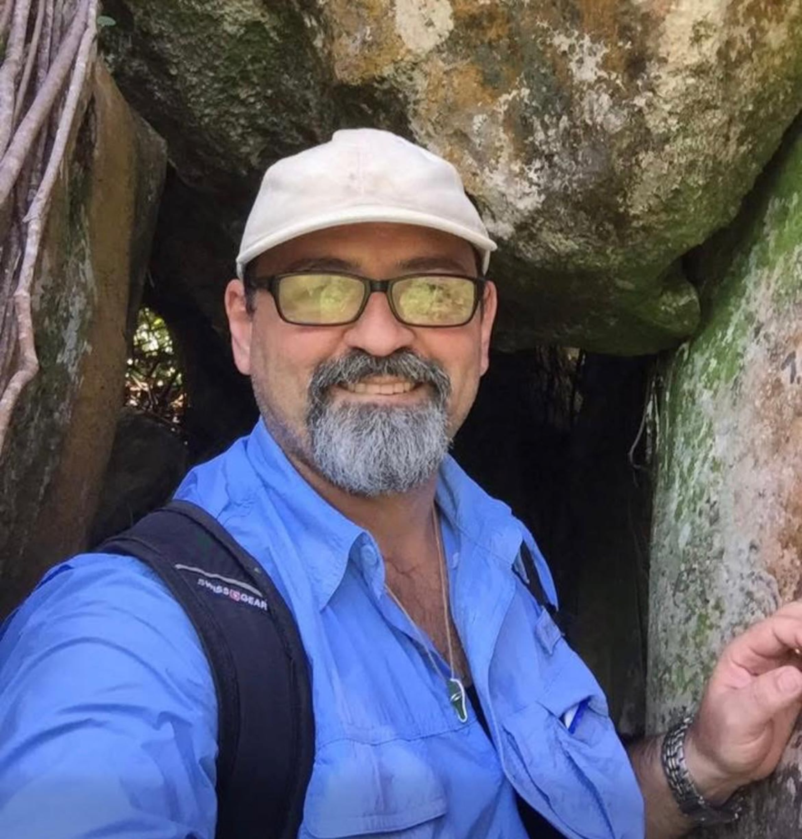 El ecologista y biólogo marino, Roberto A. Viqueira Ríos, fue asesinado en medio de una disputa vecinal, en Yauco.