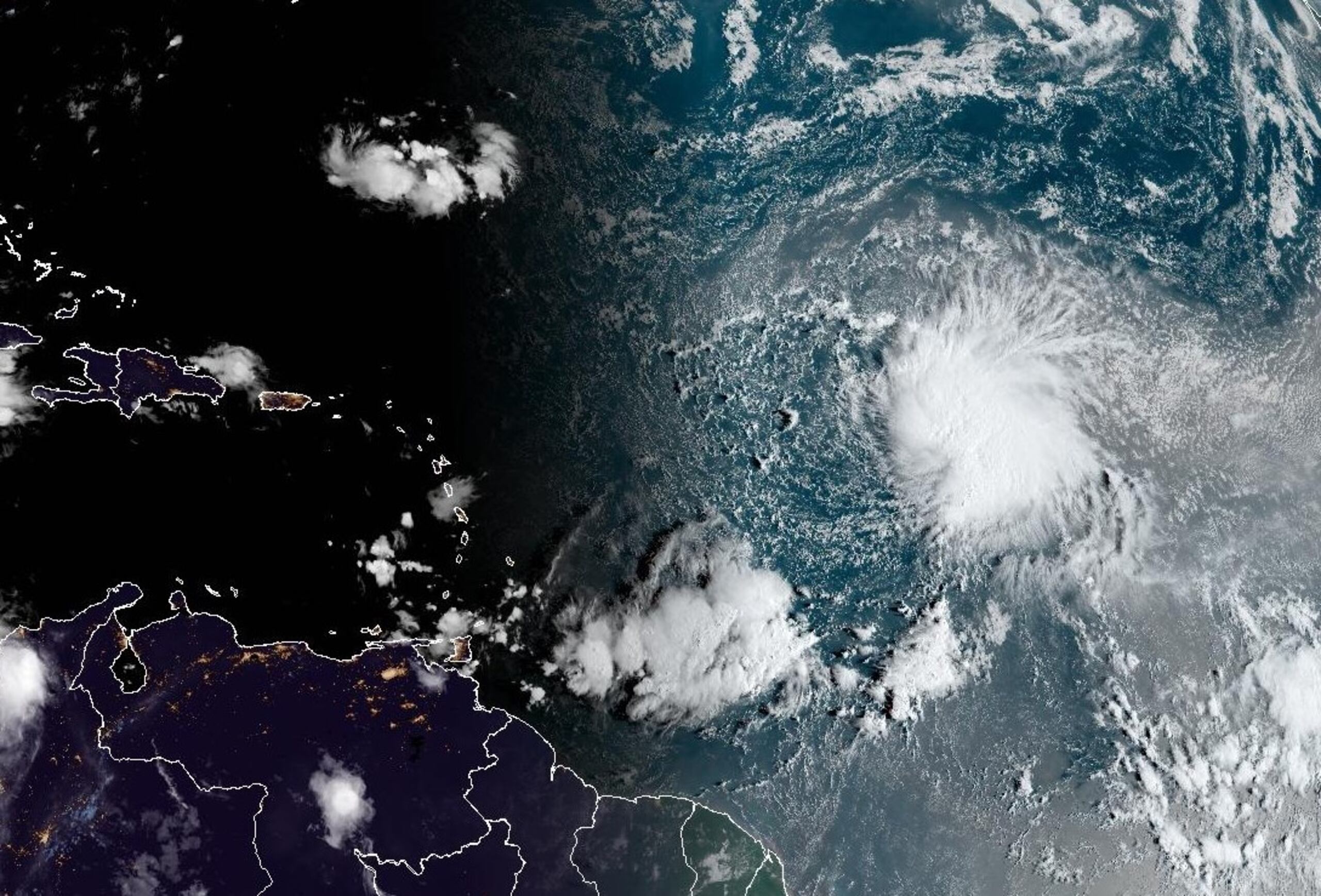 Imagen de satélite de la tormenta tropical Philippe el 25 de septiembre de 2023.