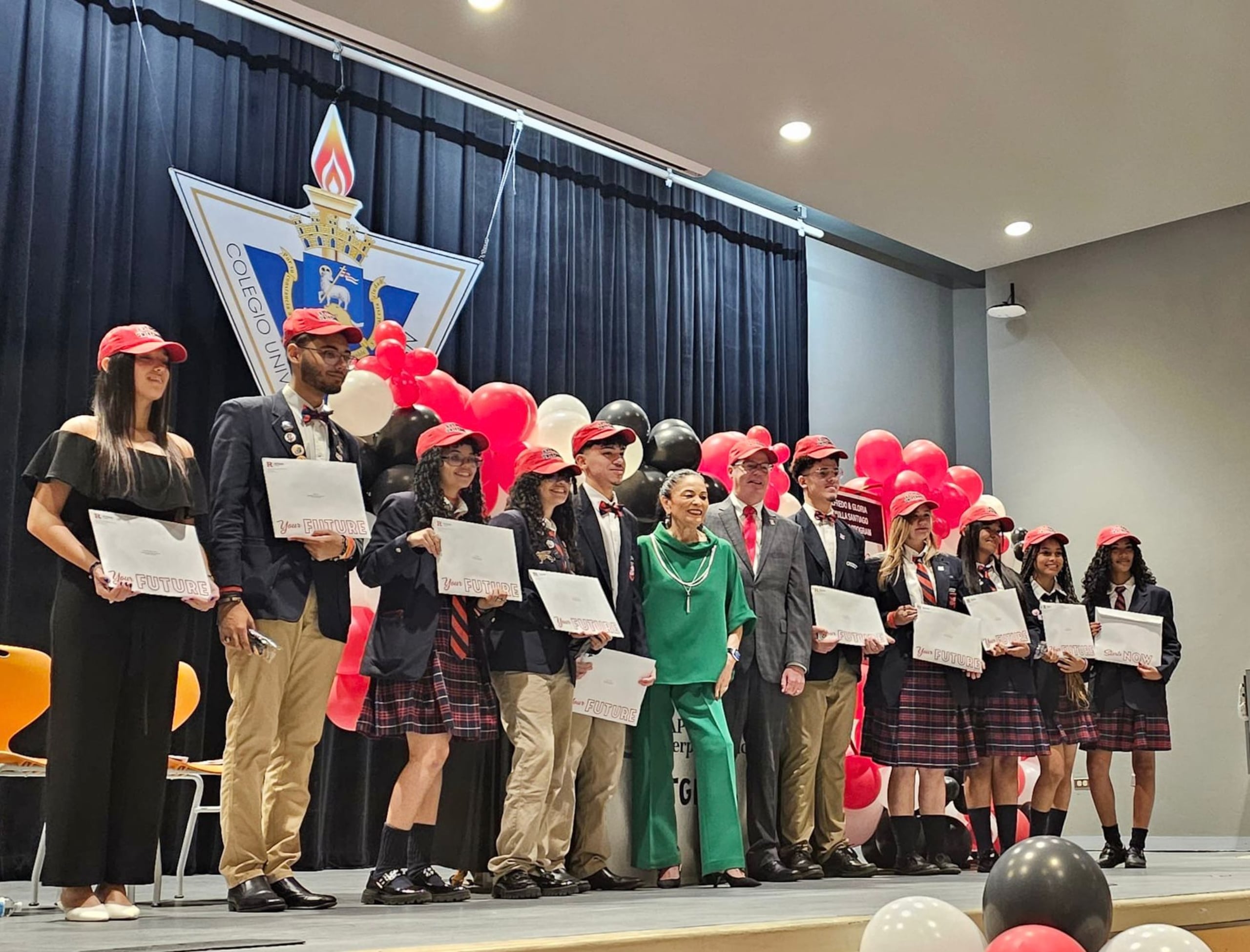 Del grupo, cuatro de los estudiantes cursarán estudios en psicología, dos estudiarán medicina y los otros cuatro estudiarán enfermería, veterinaria, arquitectura e ingeniería mecánica.