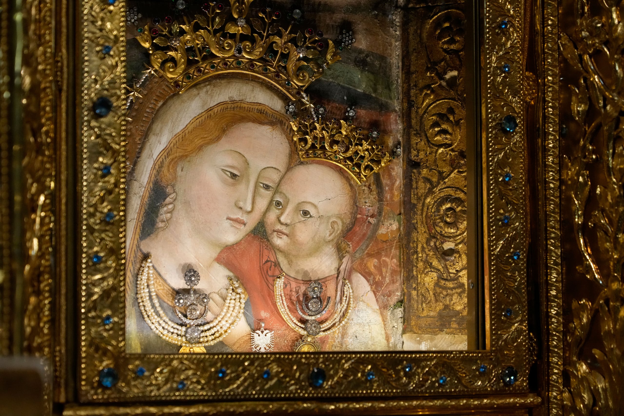 Imagen en el Santuario de Nuestra Señora del Buen Consejo, en el pueblo medieval de Genazzano, Italia, el jueves 15 de mayo de 2025. (AP Foto/Gregorio Borgia)