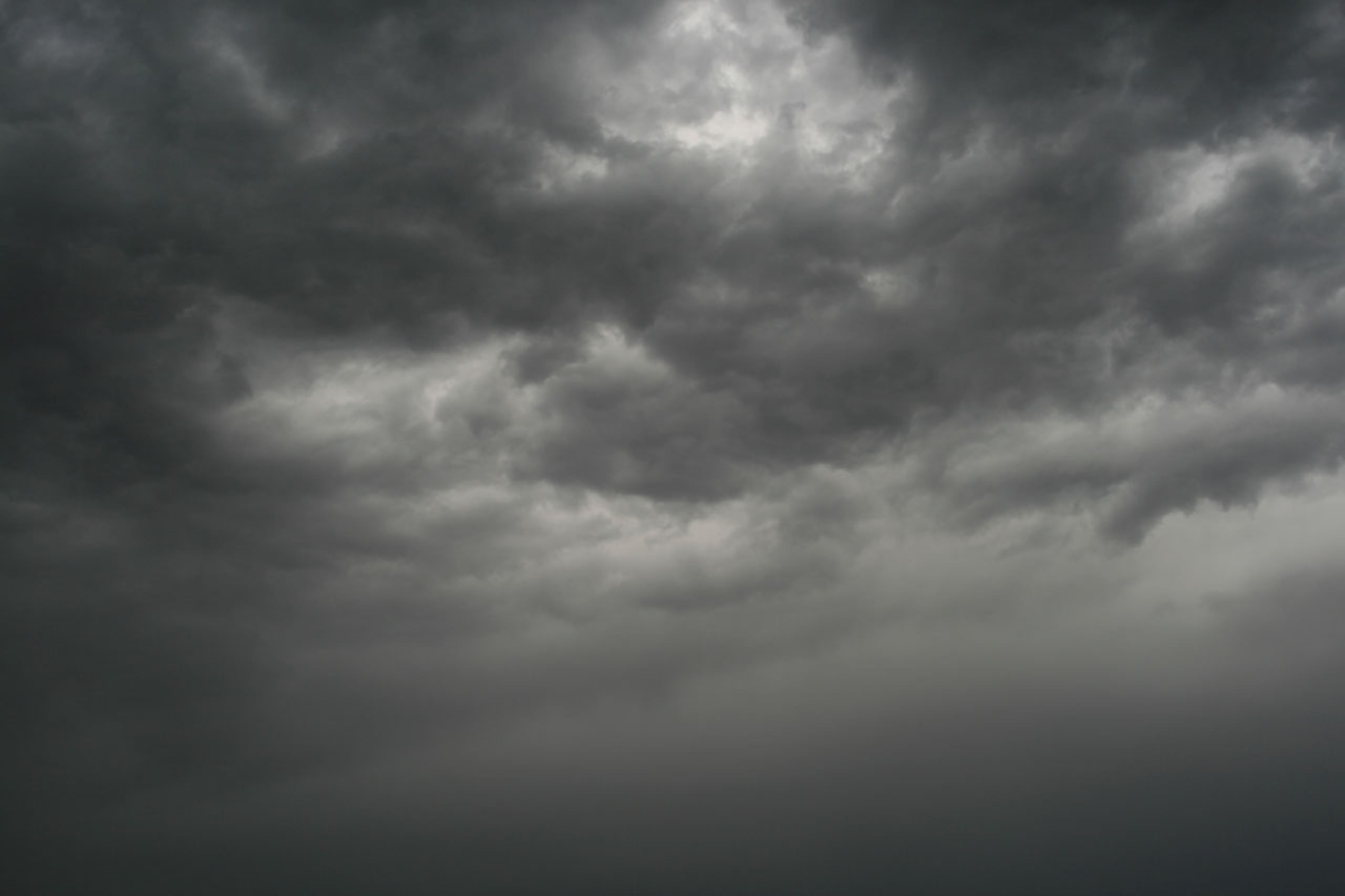 Las Islas Vírgenes estadounidenses y el este de Puerto Rico recibirán períodos de aguaceros, especialmente durante la mañana, con la posibilidad de tormentas eléctricas aisladas sobre las aguas costeras.