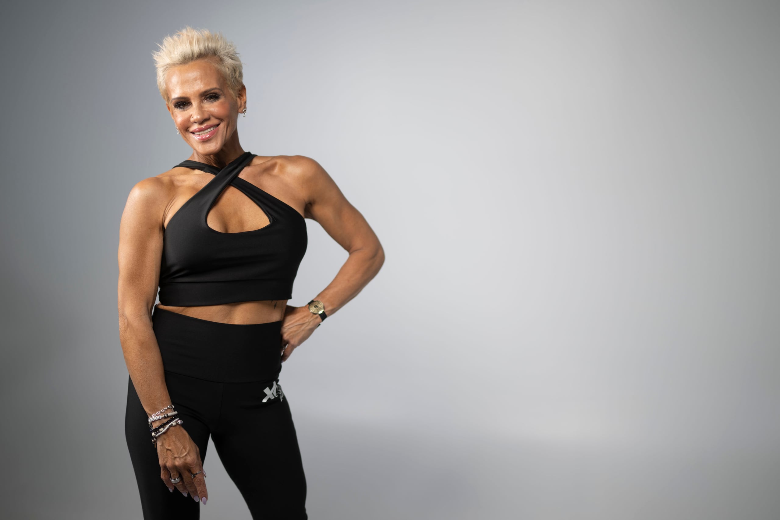 Jackie Rodríguez disfruta su nueva faceta con su nuevo "Pixie Cut", afirmando que la intención por ese cambio fue aprender a soltar el miedo a ser vulnerable.