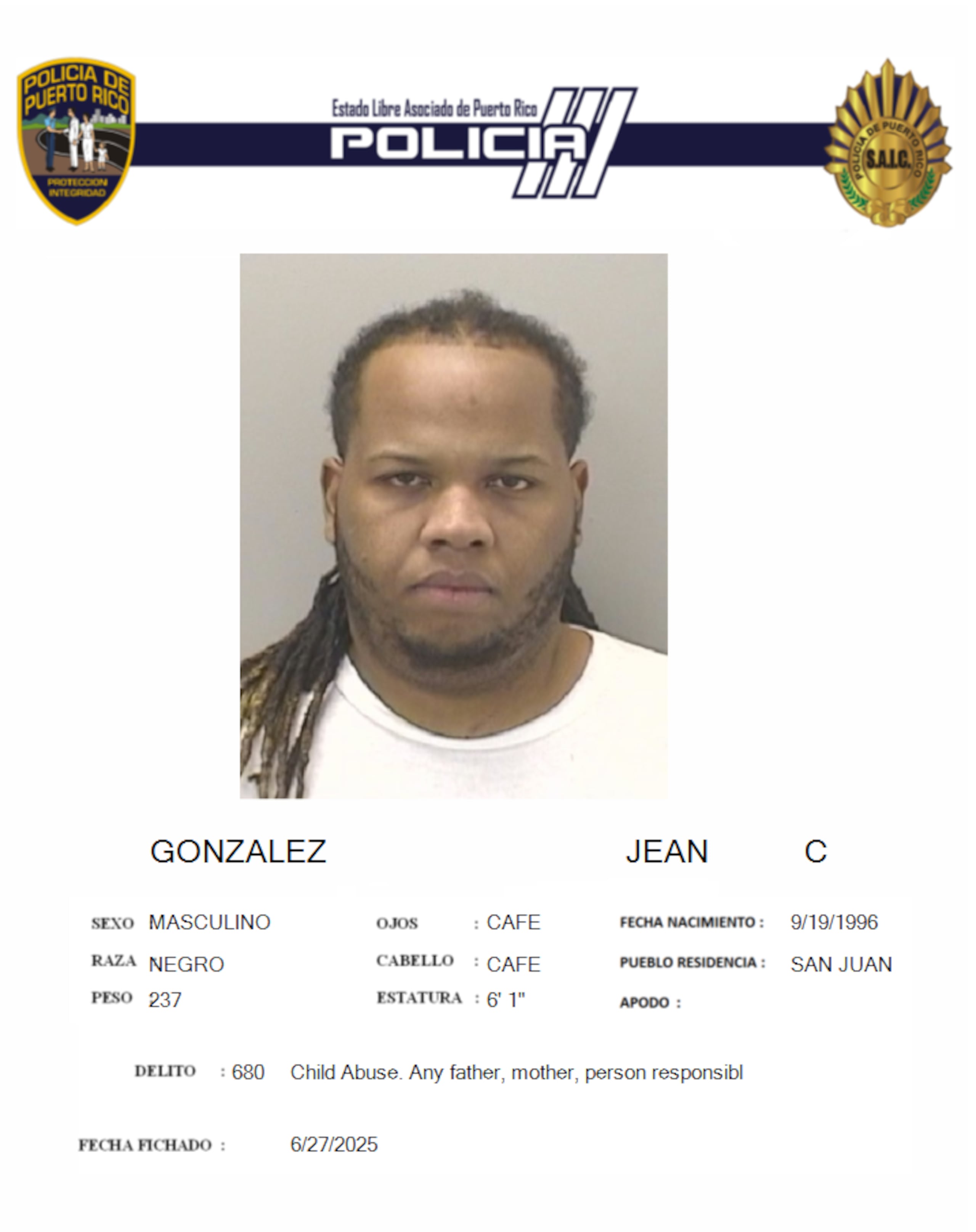 Jean Carlos González, de 28 años, enfrenta cargos por violencia doméstica y maltrato de menores.