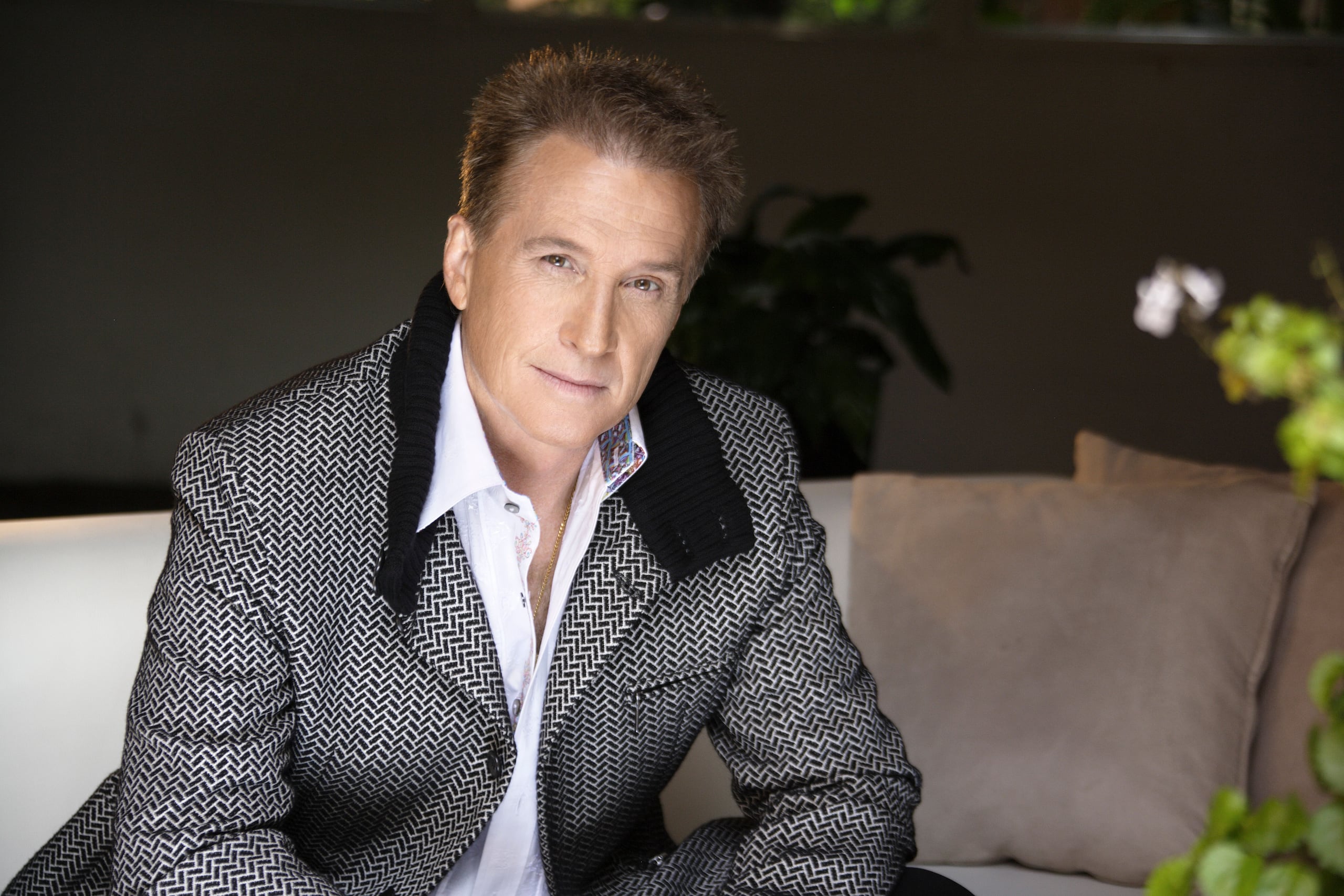 Emmanuel cuenta con una trayectoria de poco más de cinco décadas.