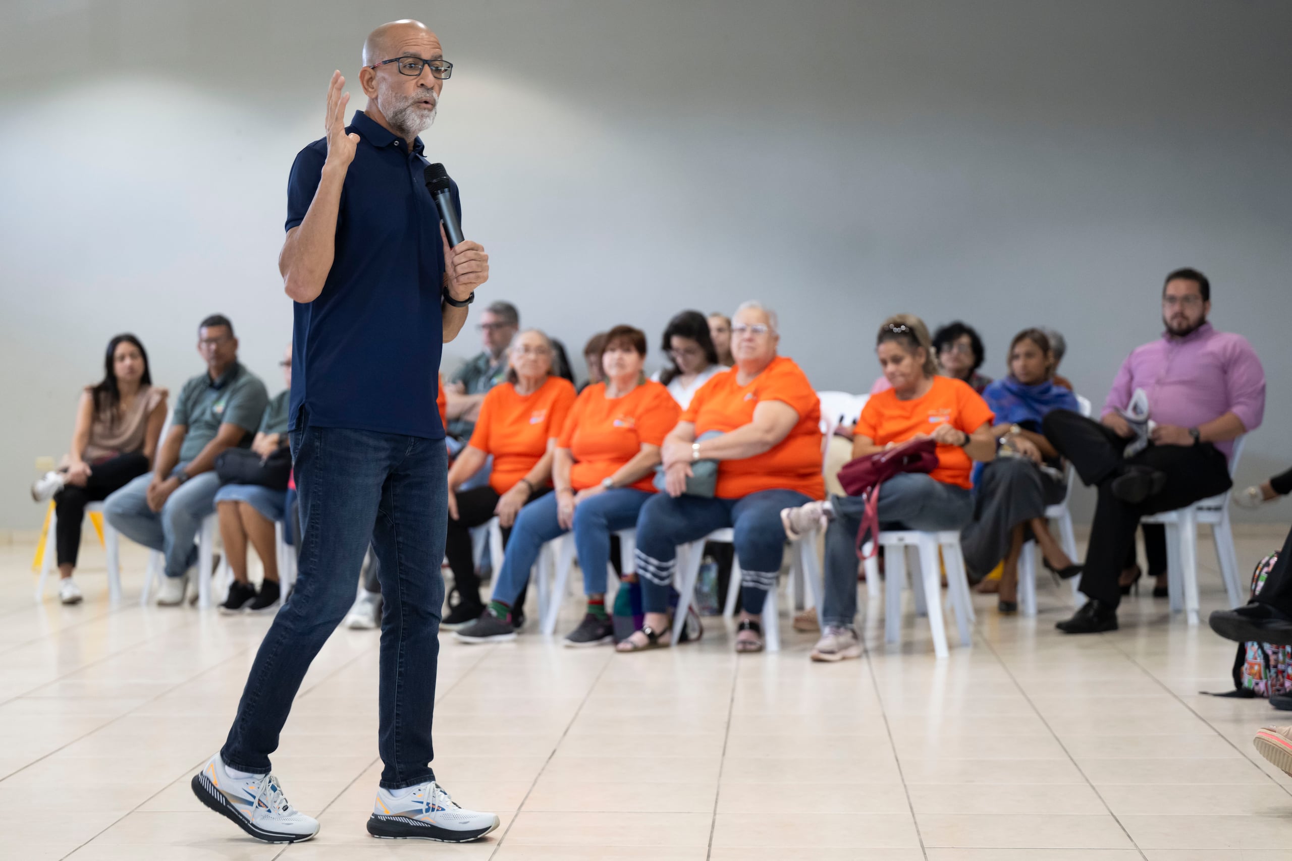 El alcalde de Toa Baja, Bernardo "Betito" Márquez García, también formó parte de la actividad.