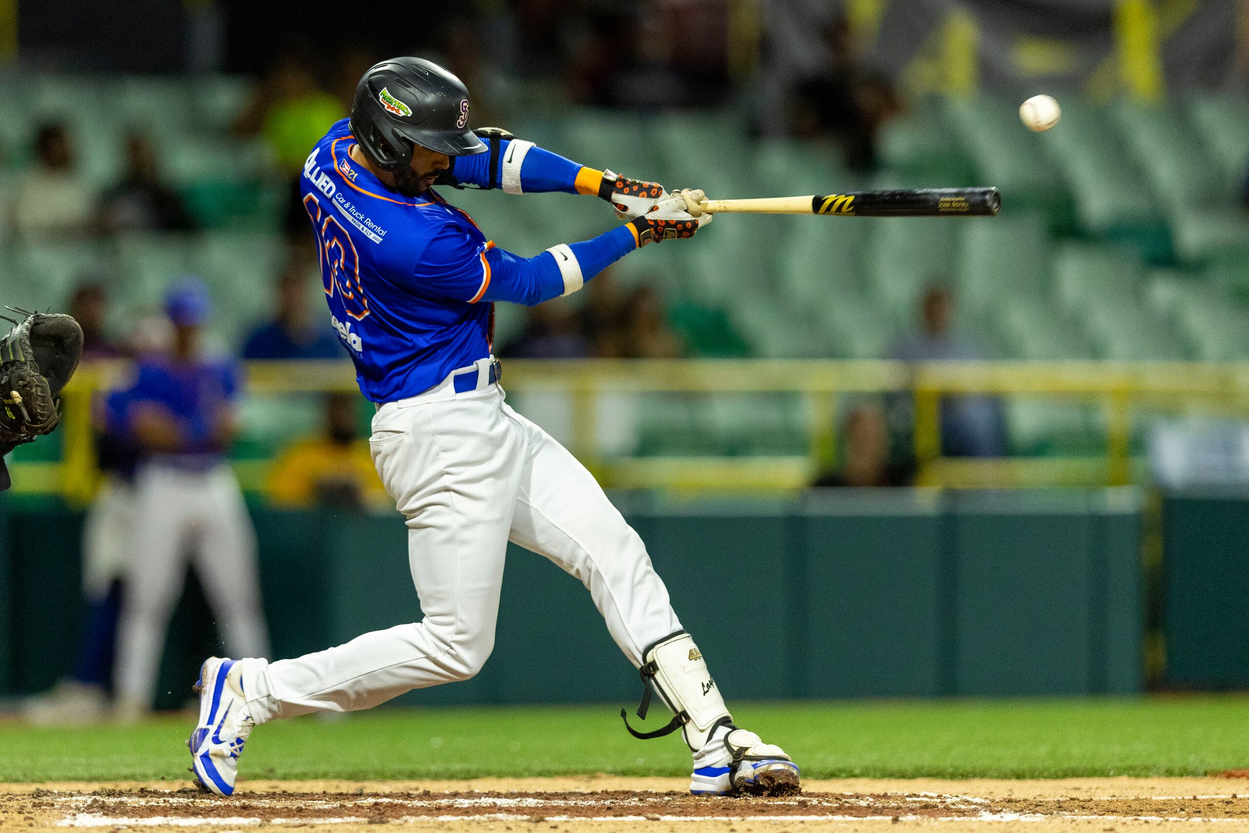 Abdiel Layer pegó un cuadrangular por San Juan en la jornada dominical.