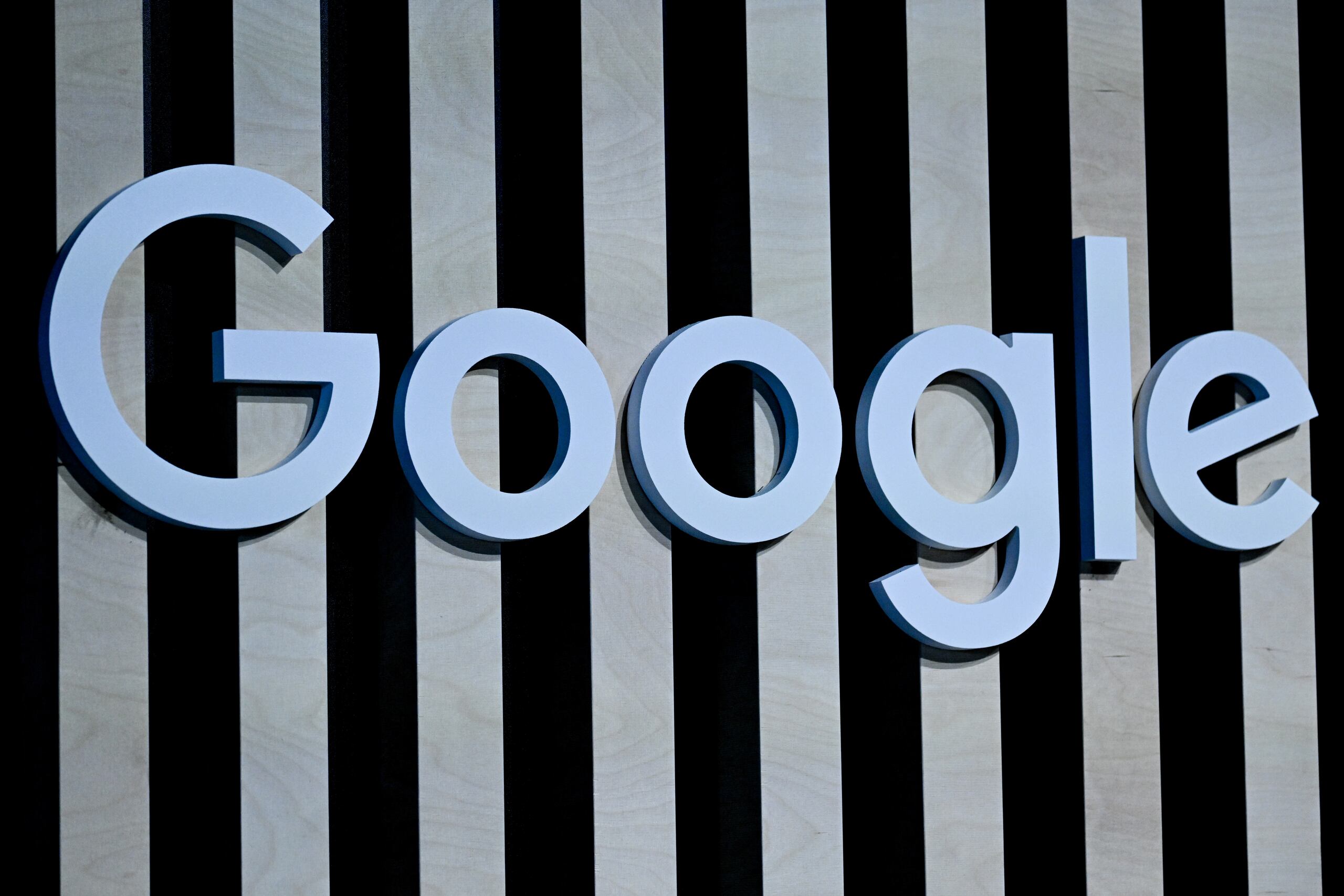 Google contrató al ahora acusado en 2019 como ingeniero de software, lo que le facilitó el acceso a la información confidencial.