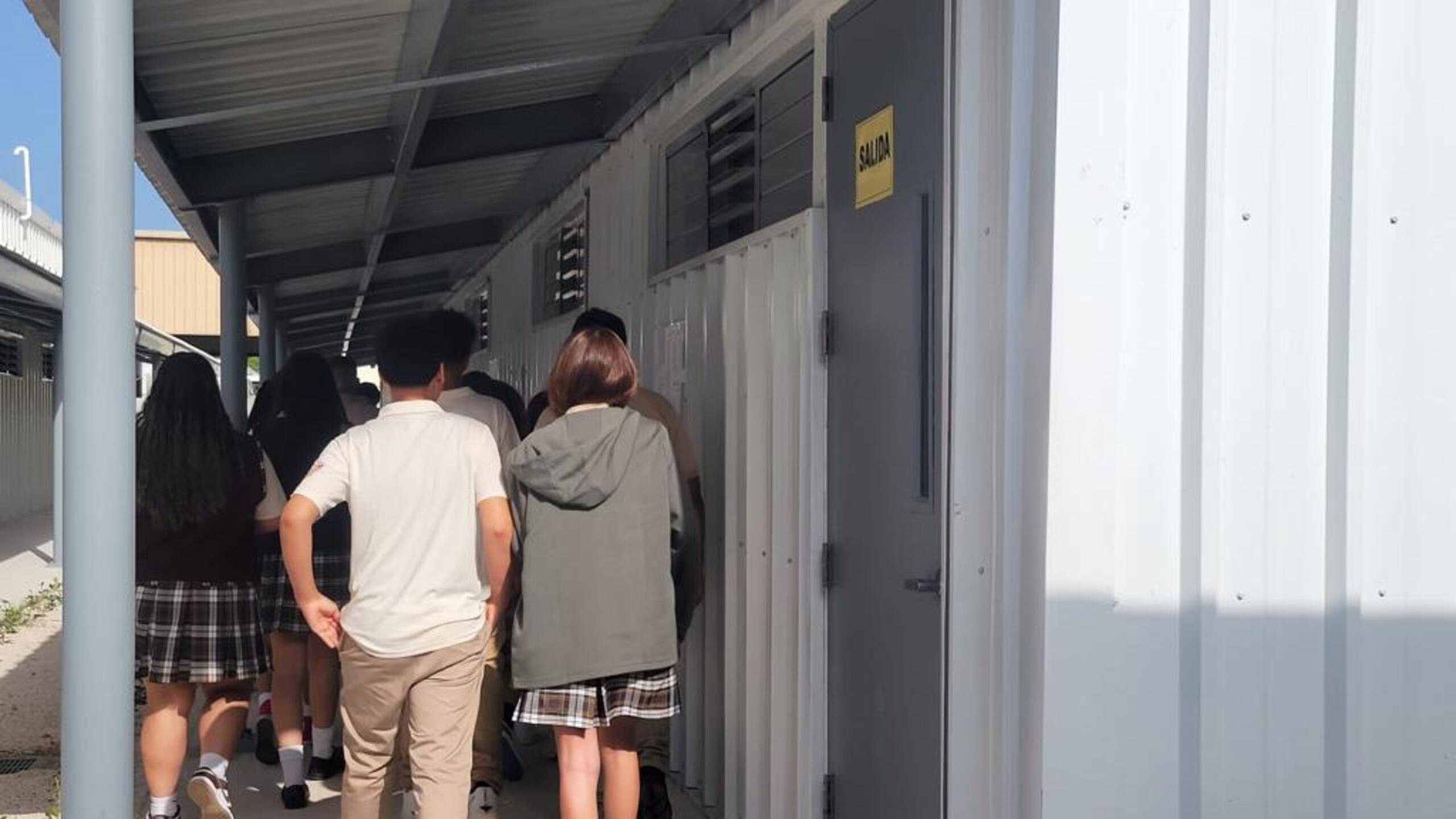 Los terremotos del 2020 afectaron la antigua escuela, que aún está a la espera de su reconstrucción.