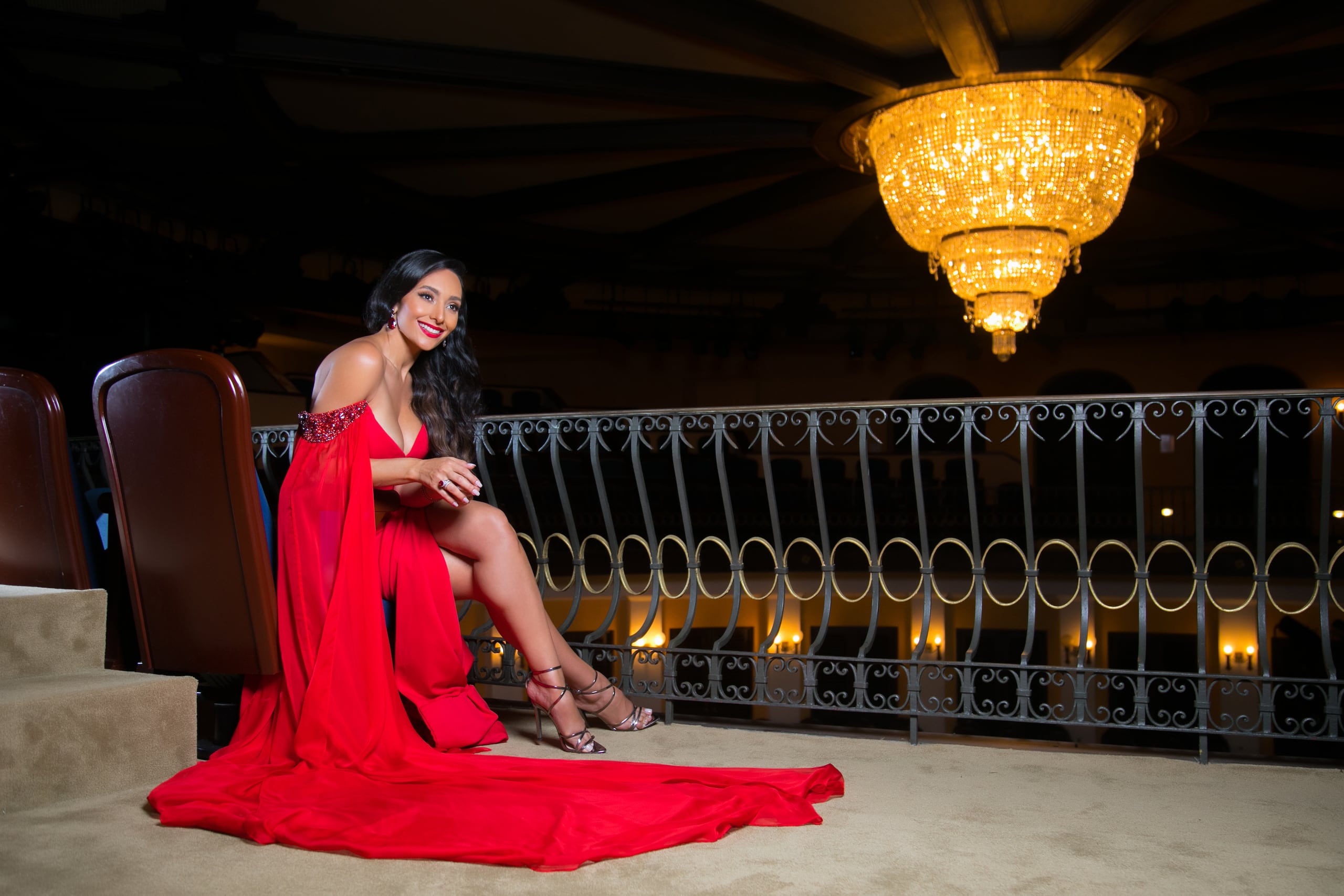 Nicole Chacón presentará la competencia preliminar desde el Teatro Tapia.