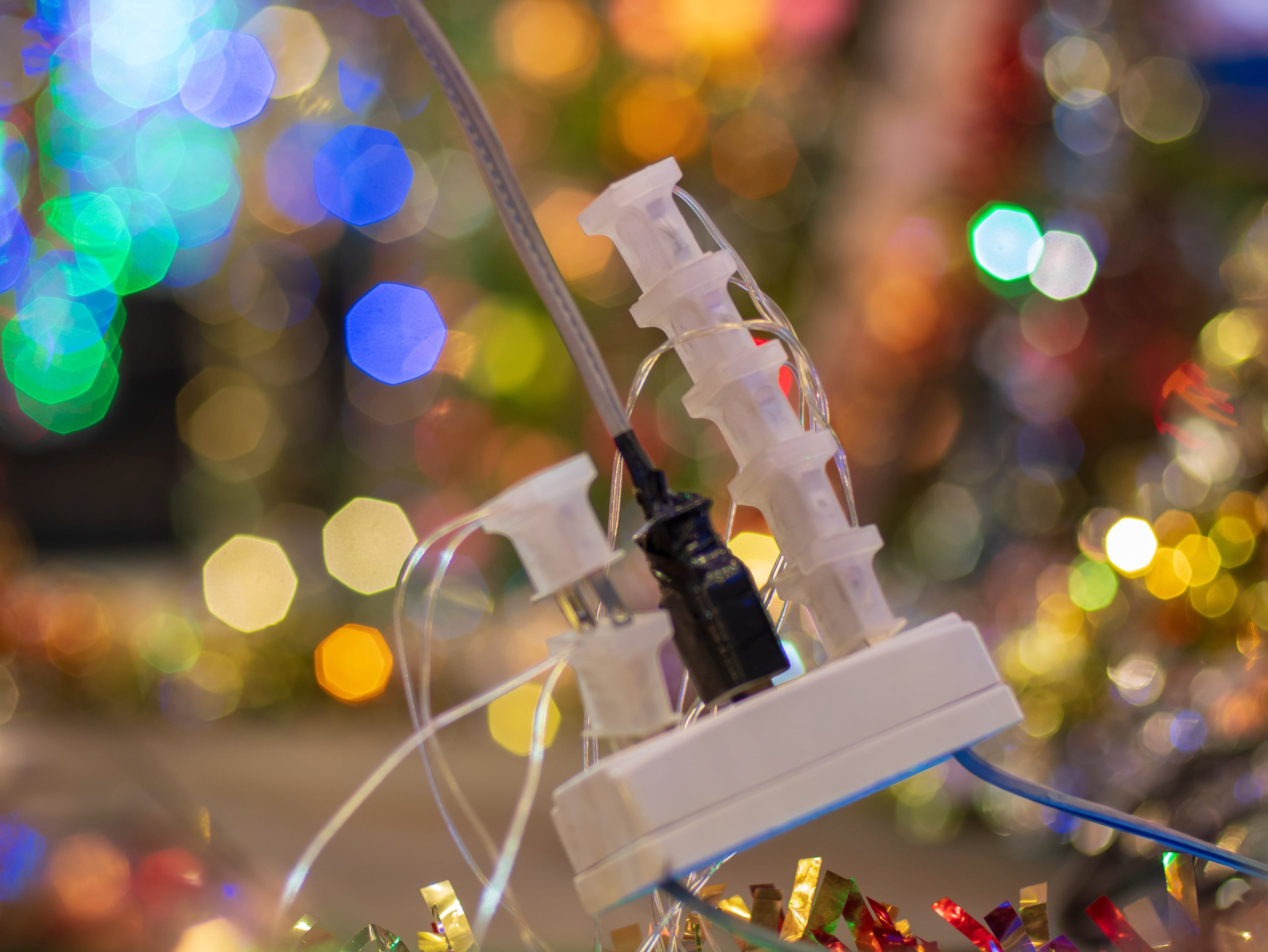 No sobrecargues los enchufes ni extensiones.