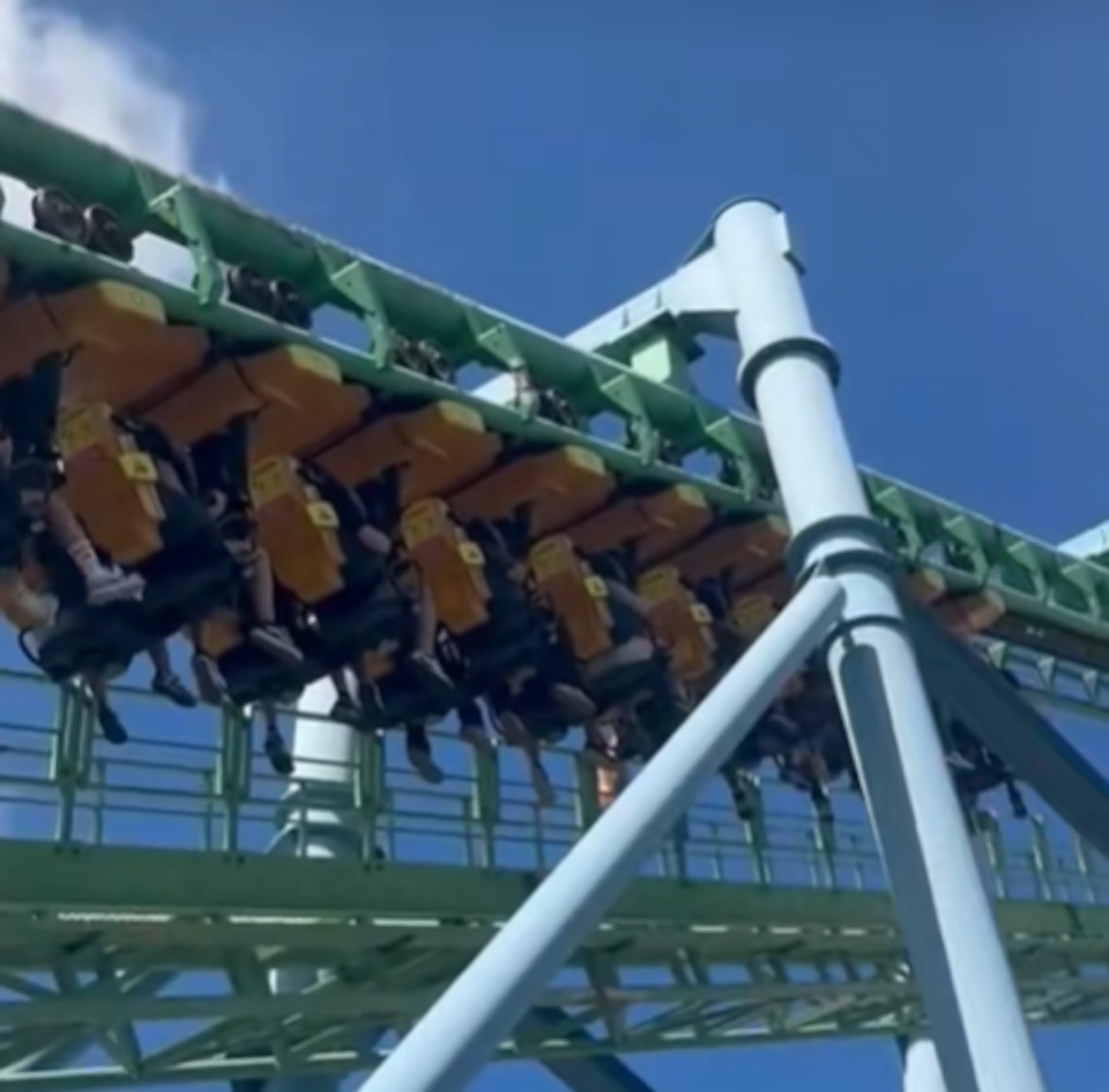 "No pasó nada grave, pero estuvieron un lindo rato ahí arriba”, dijo en TikTok el usuario que difundió el video y luego puso en privado su perfil.