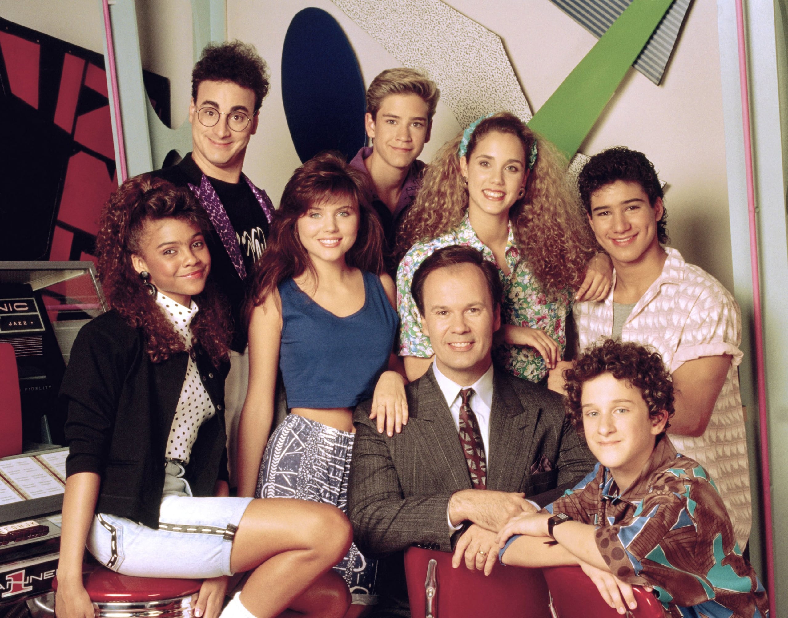 Lark Voorhies, Ed Alonzo, Tiffani Thiessen, Mark-Paul Gosselaar, Dennis Haskins, Elizabeth Berkley, Dustin Diamond, Mario Lopez (Photo by Archives du 7eme Art / Photo12 via AFP)
