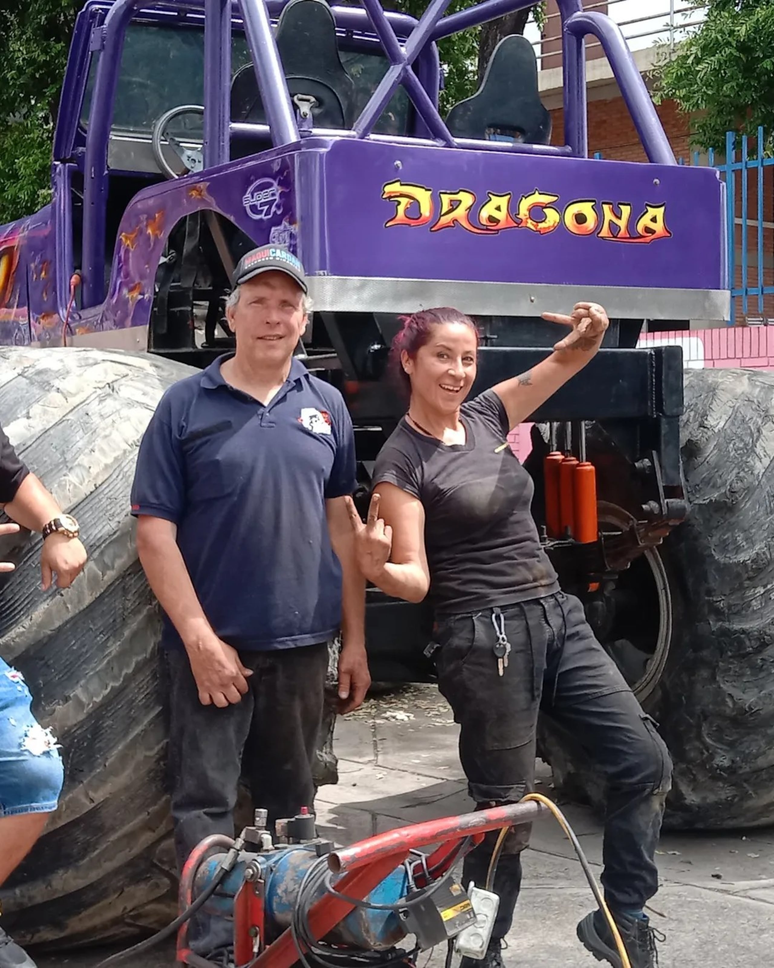 La conductora de "La Dragona", el vehículo accidentado durante el evento, fue identificada como Sonia Segura.