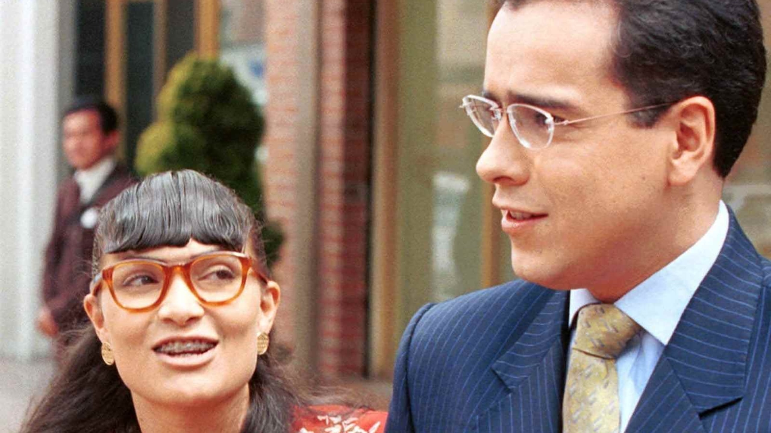 Los actores Ana María Orozco y Jorge Enrique Abello protagonizaron la novela colombiana “Yo soy Betty, la fea”, que llegó tener éxito en 180 países. (Archivo / AP)