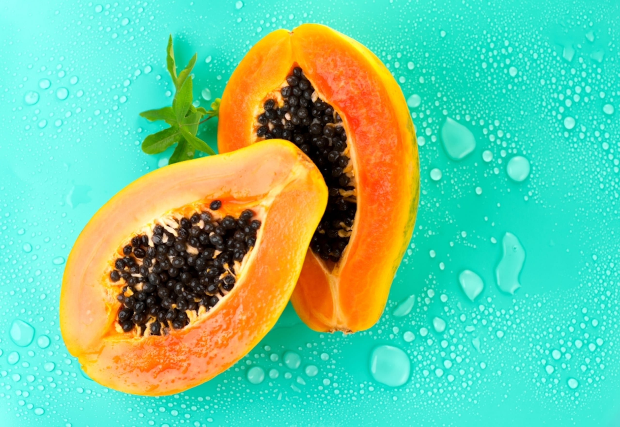 Las frutas y vegetales juegan un papel importante para mantener una buena salud. Además de aportar agua, contienen nutrientes esenciales para el buen funcionamiento del organismo.