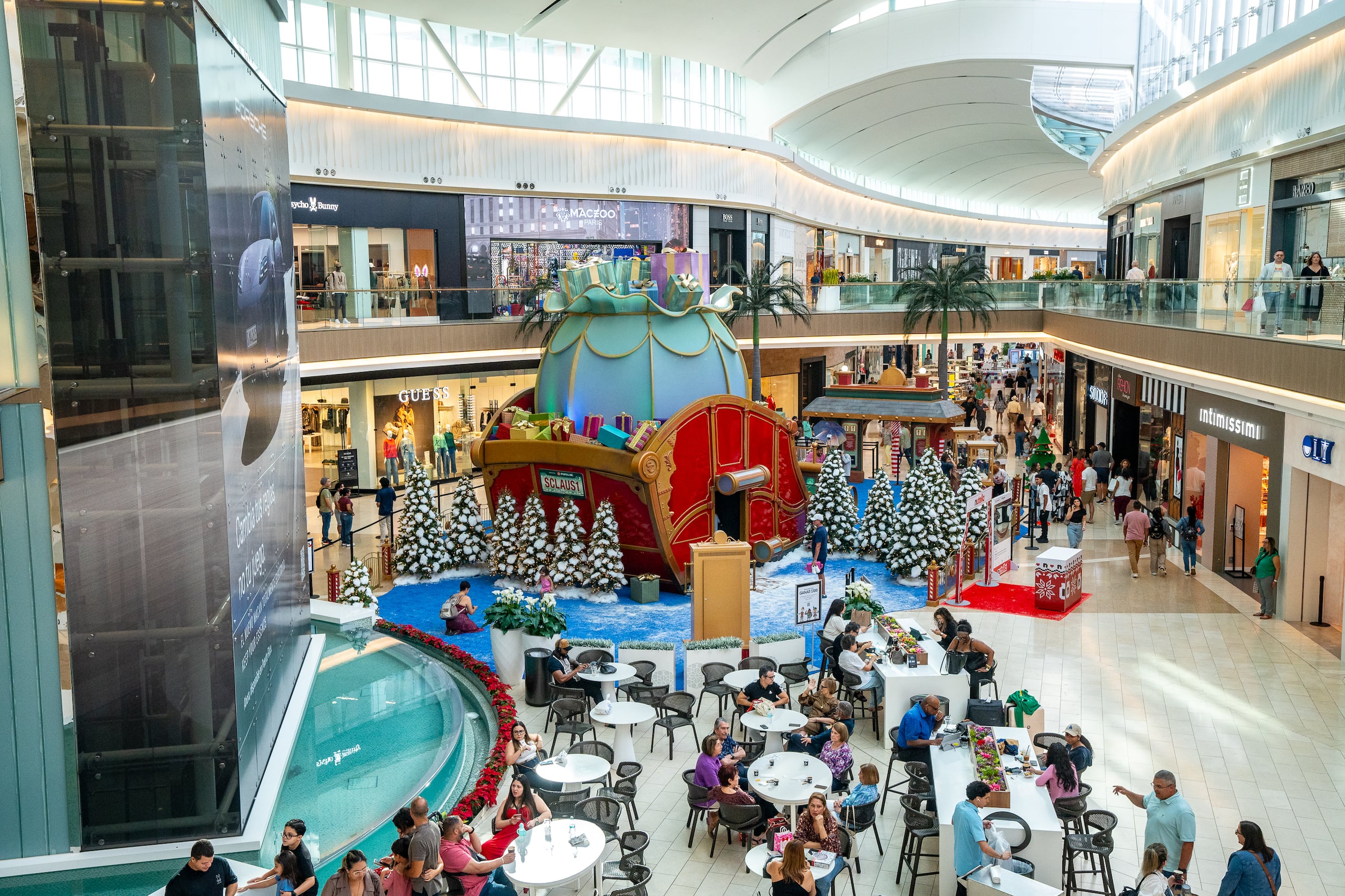 Los clientes de Popular tienen acceso a una plataforma exclusiva de reservaciones, una foto adicional con cada paquete y una fila asignada al llegar a Santa’s Academy.