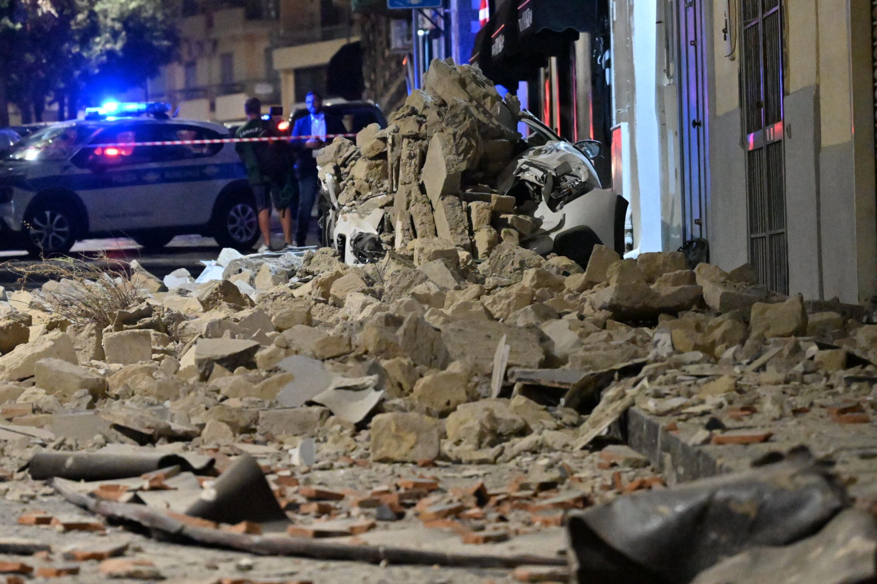 Imagen de la cobertura de: Sismo de magnitud 4.7 en Nápoles deja heridos y daños