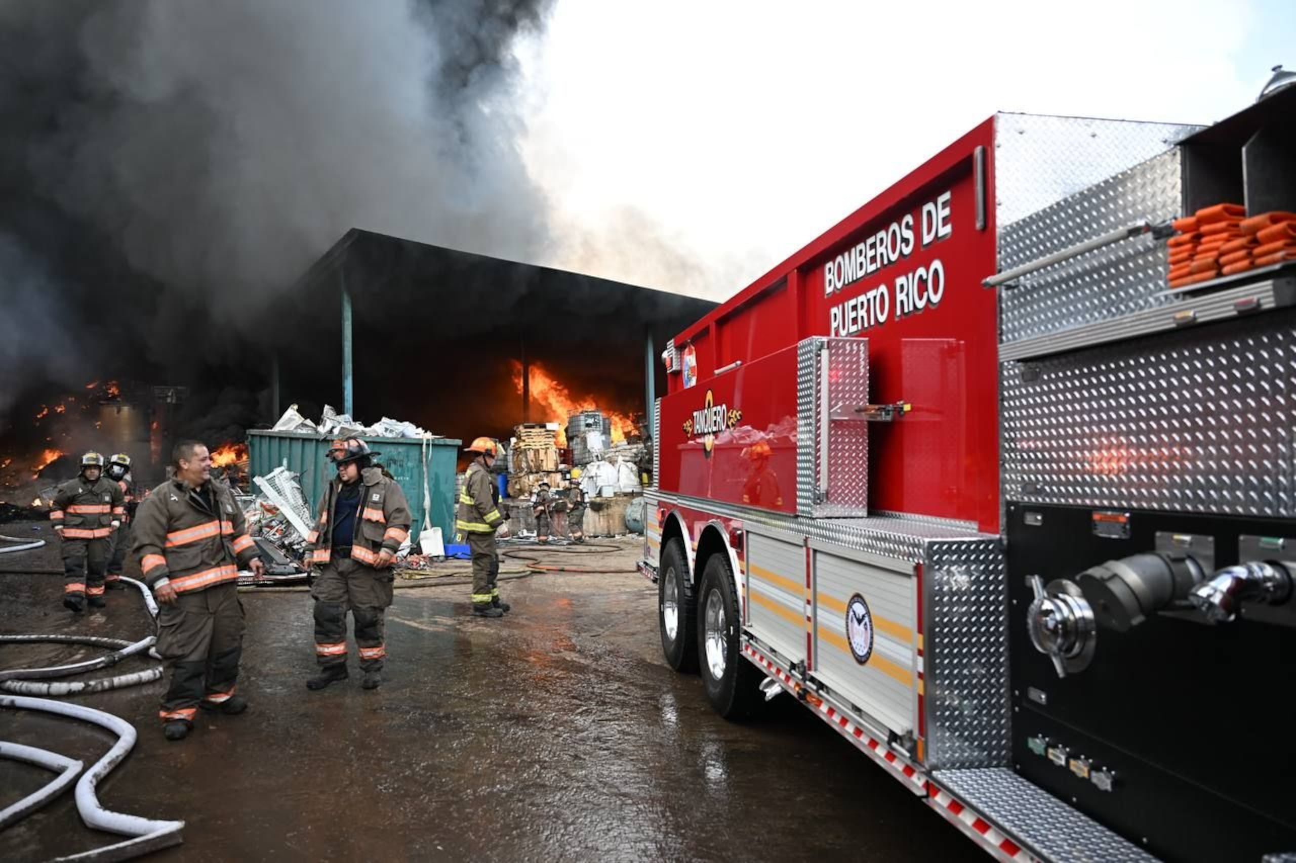 Incendio en la planta de reciclaje IFCO Recycling en Gurabo.
